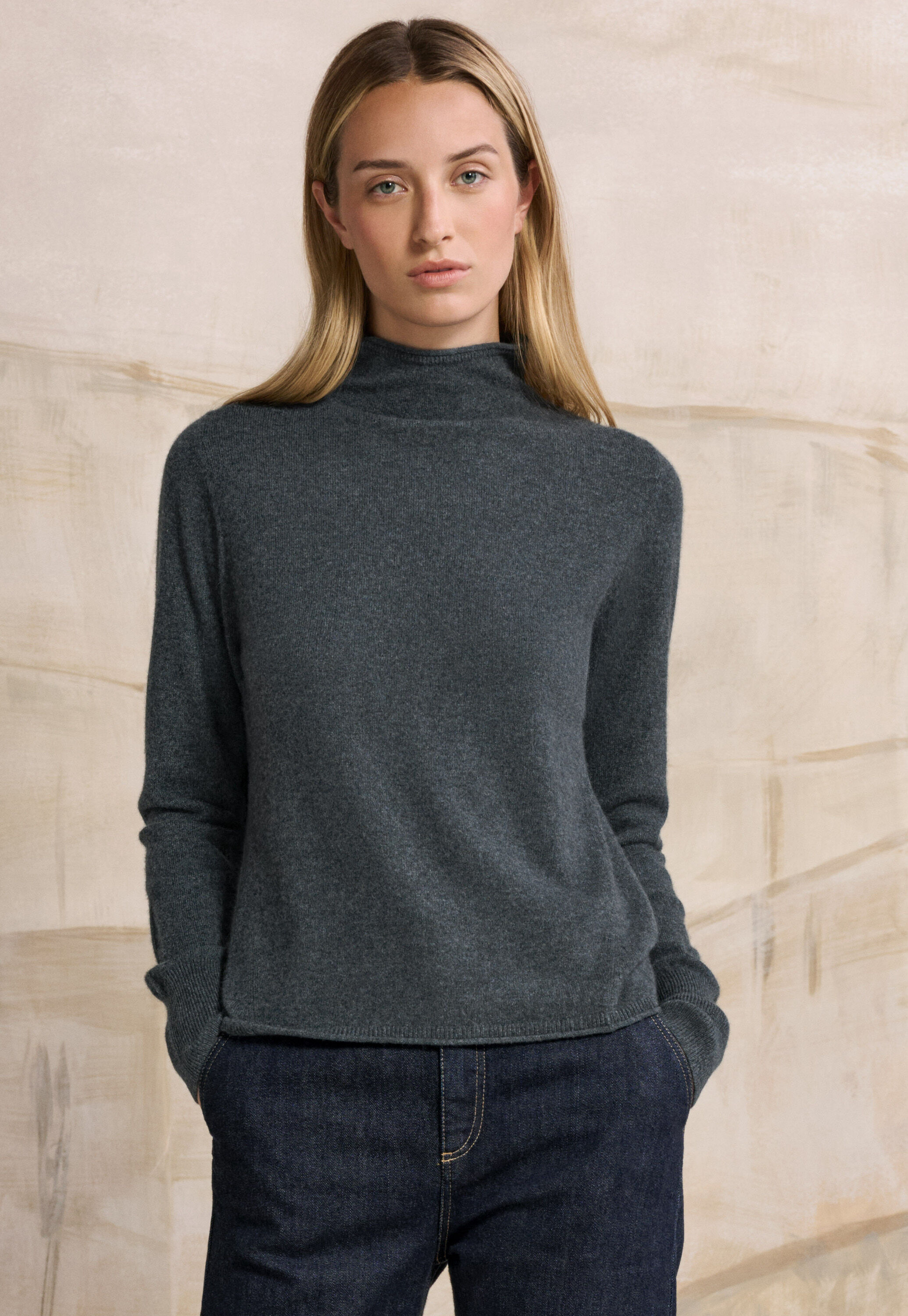 Pullover mit hohem Kragen