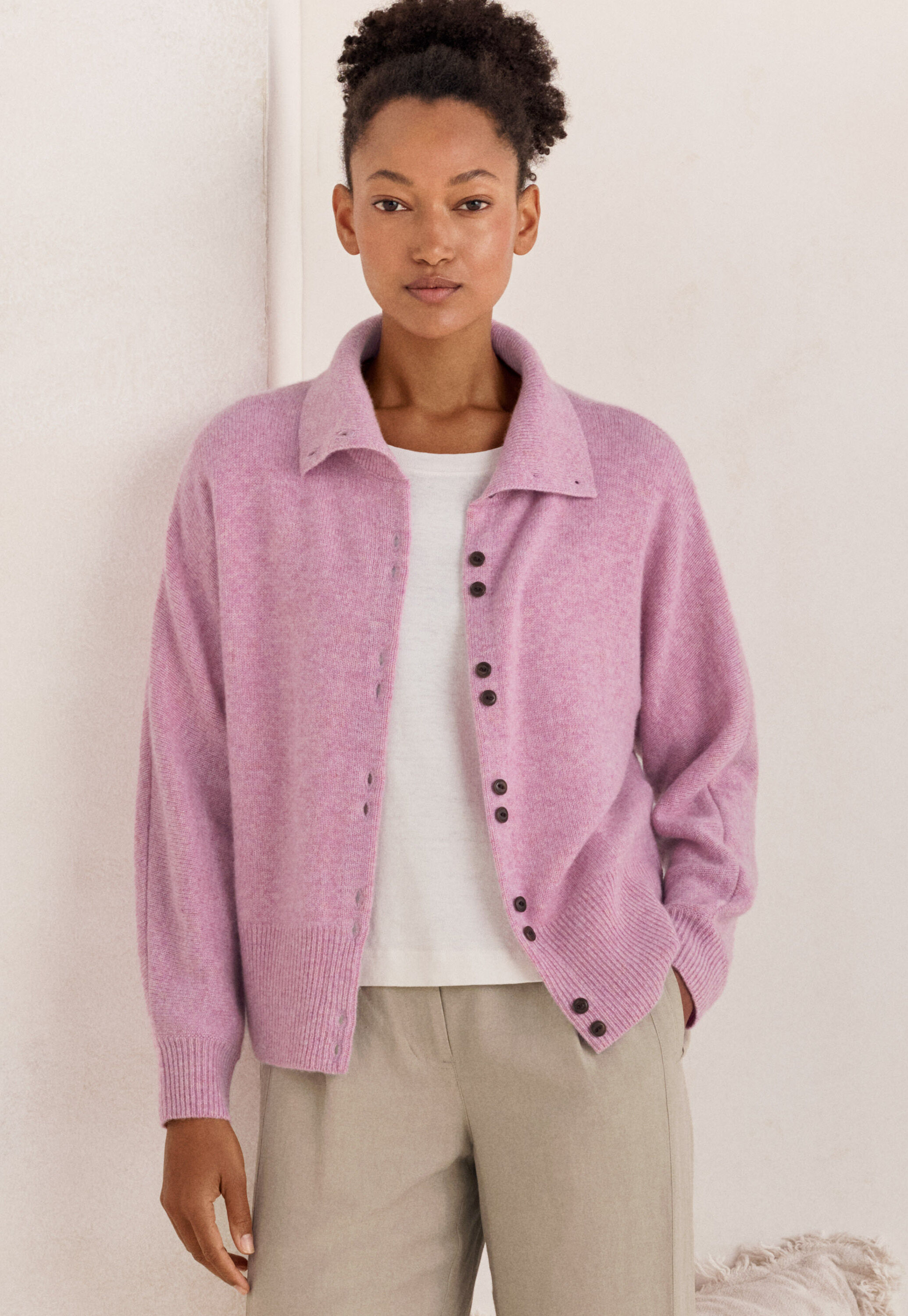 Cardigan mit Trichterkragen