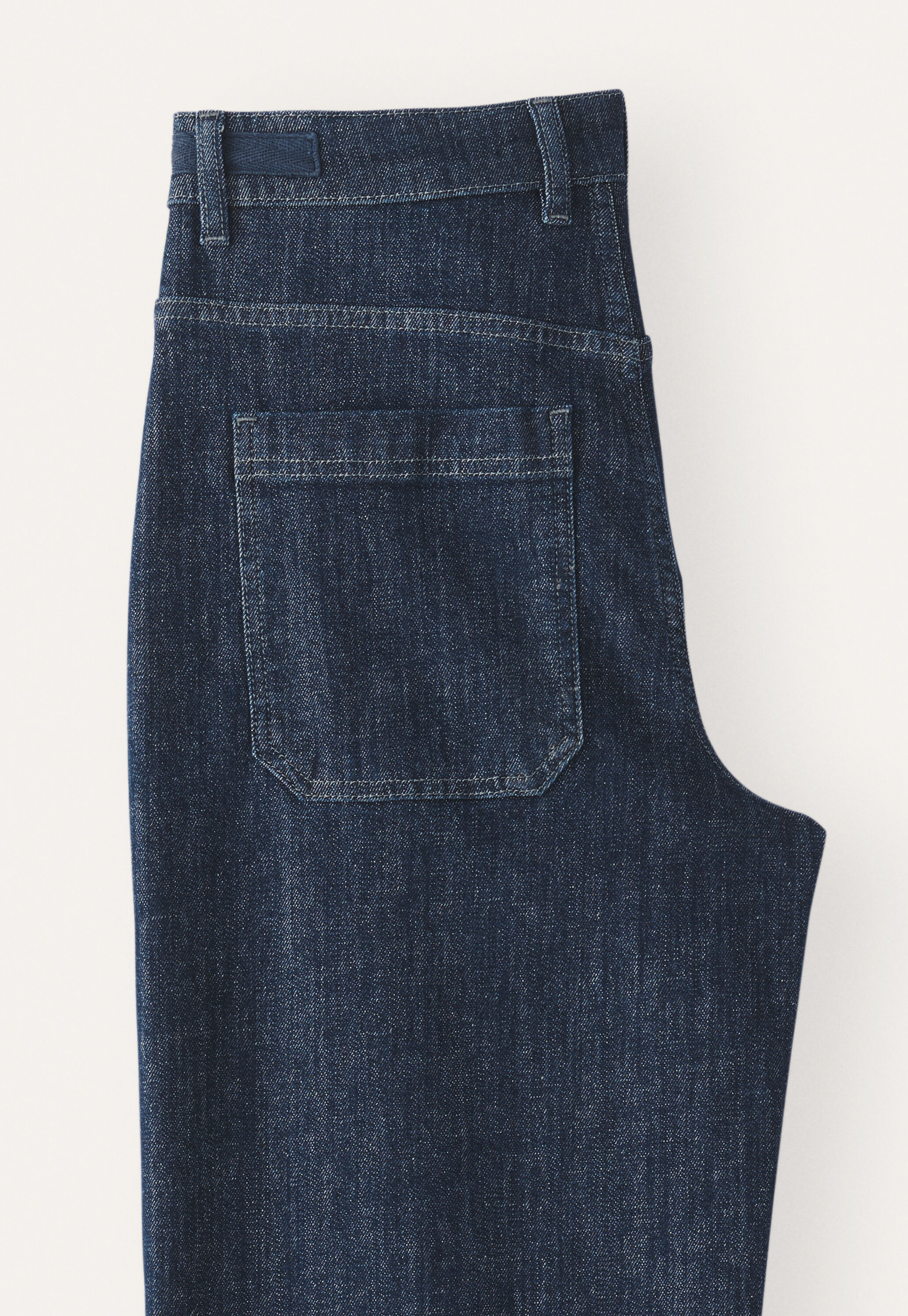 Weite Jeans mit schmal zulaufendem Bein