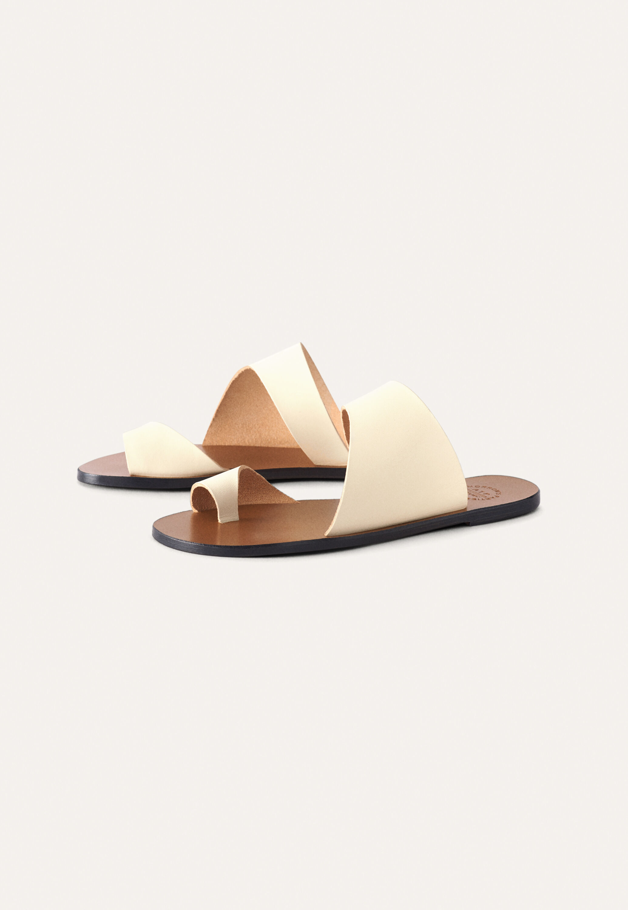 Sandalen mit Cut-outs
