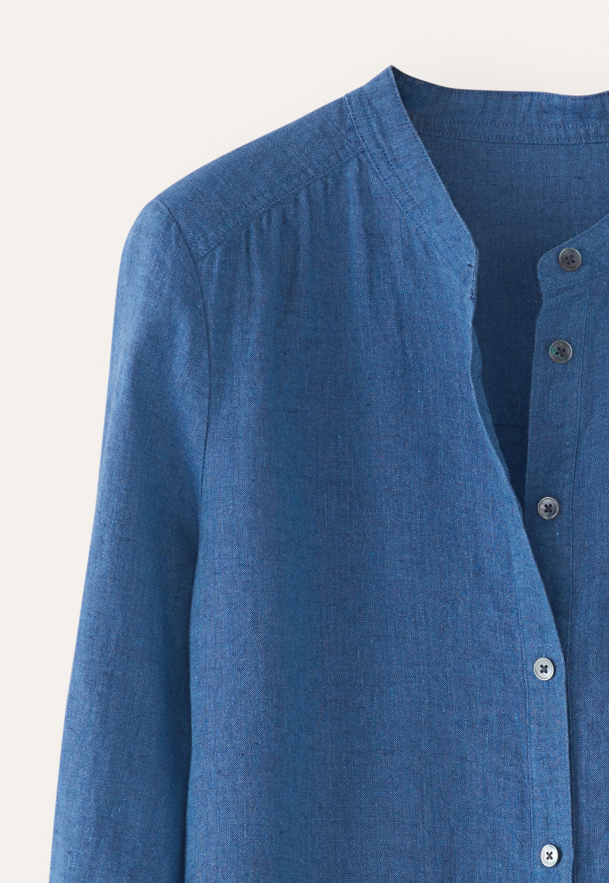 Lange Bluse mit geschwungenem Saum