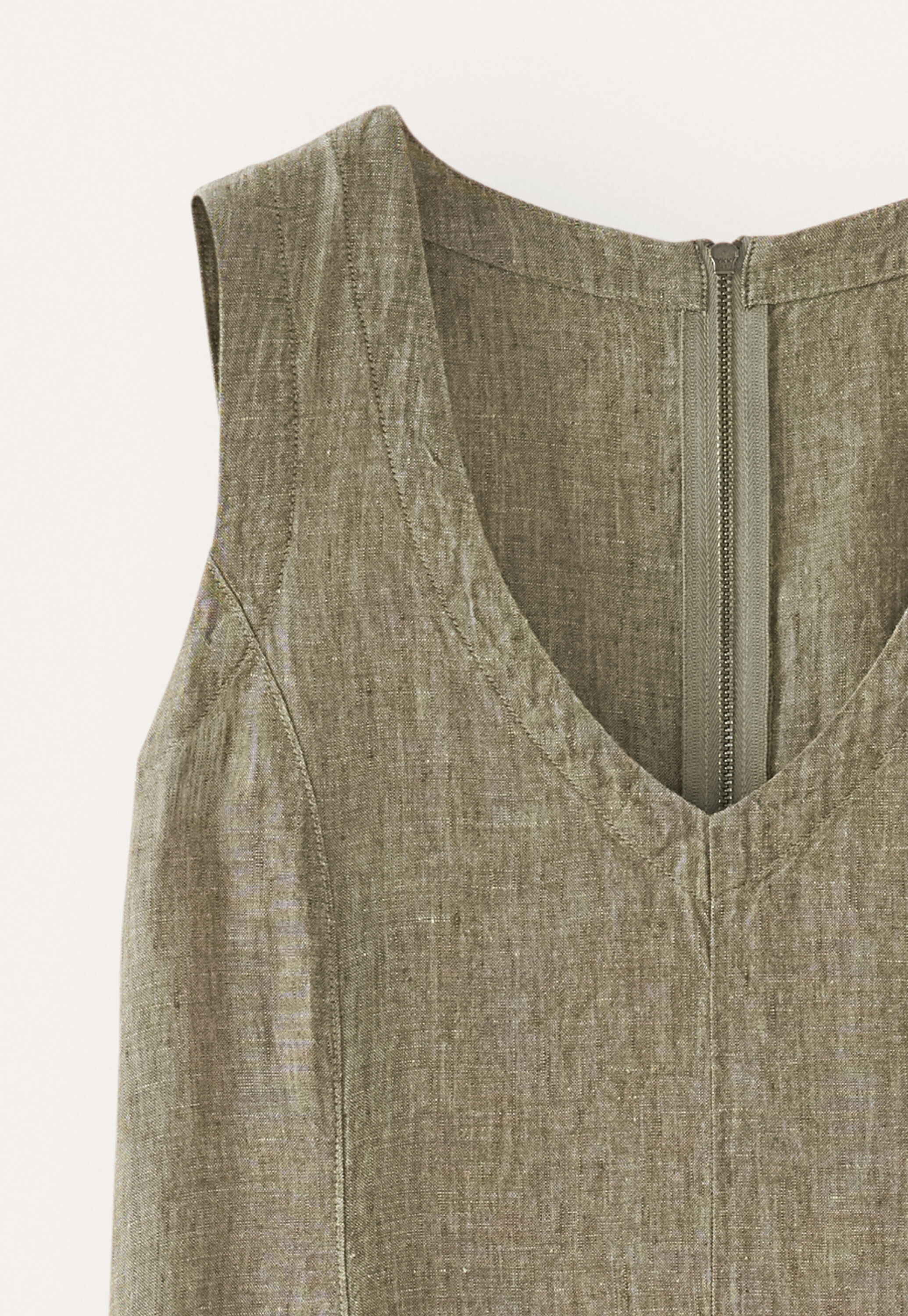 Kleid mit V-Ausschnitt