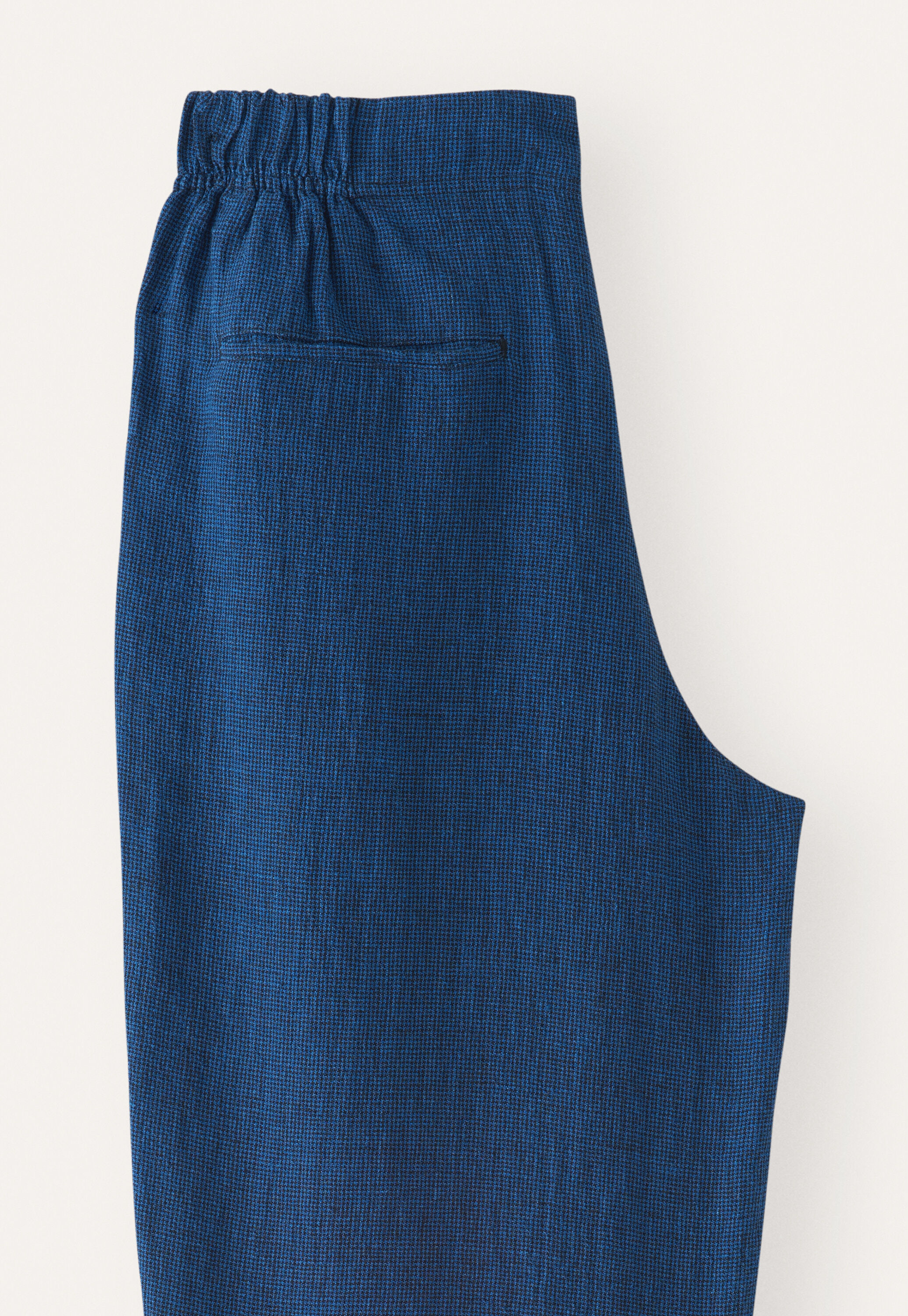 Schmal zulaufende Hose