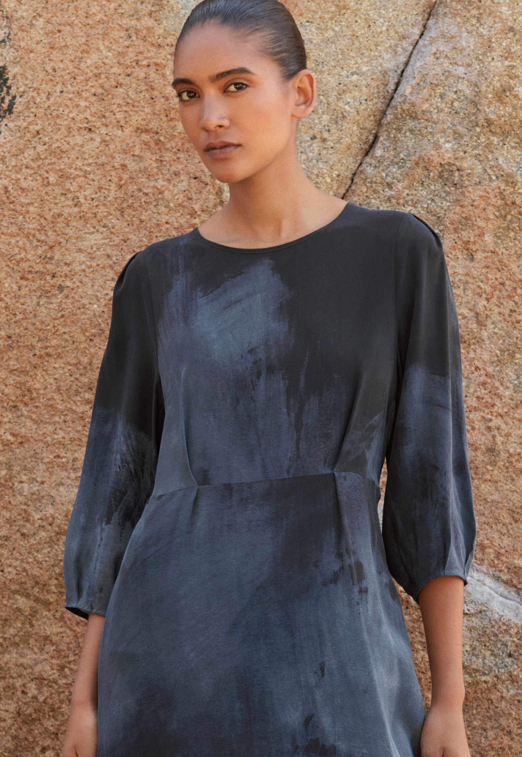 Langes Kleid mit Print, Mitternacht, large