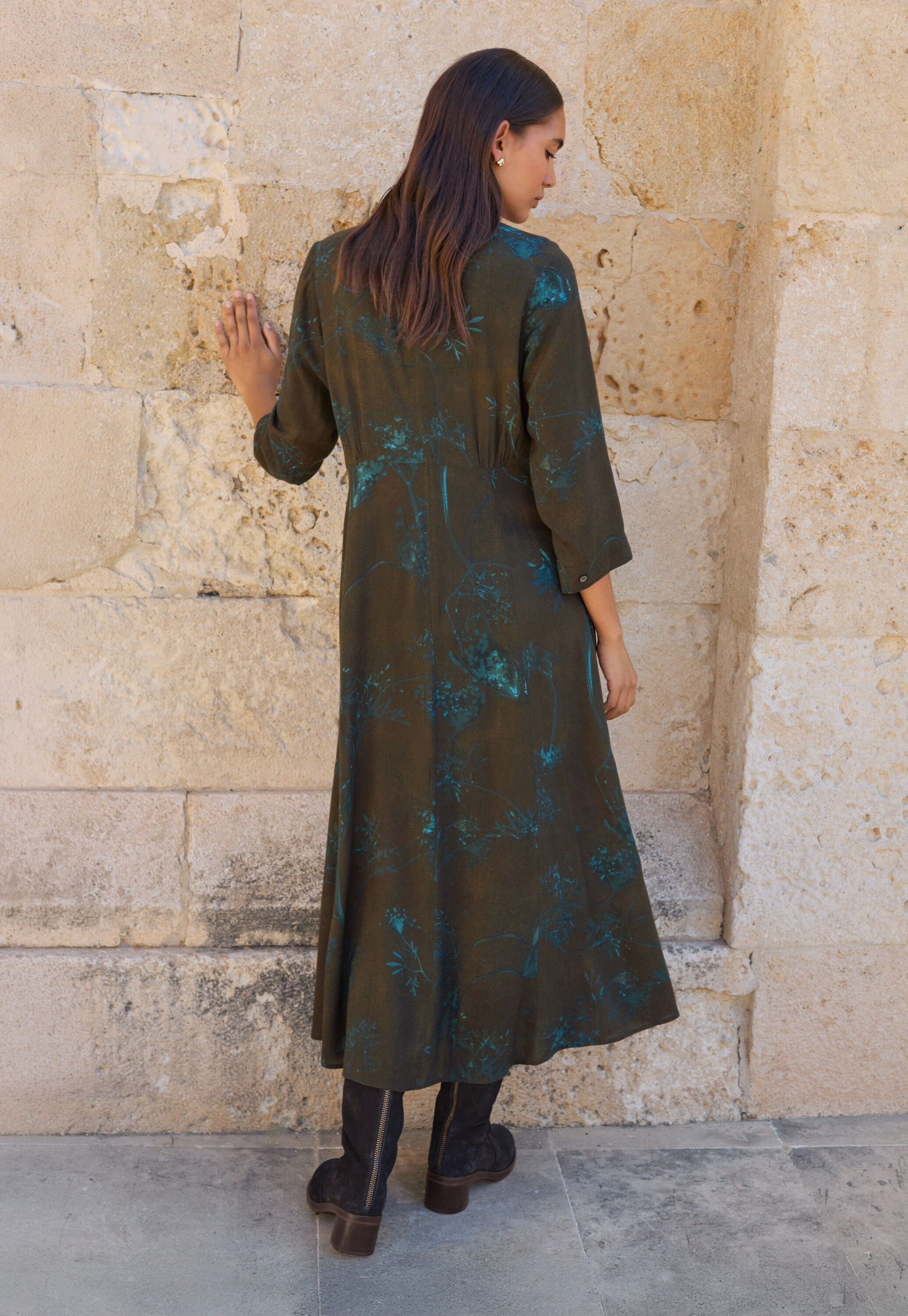 Langes Kleid mit Print, Dunkelbraun, large