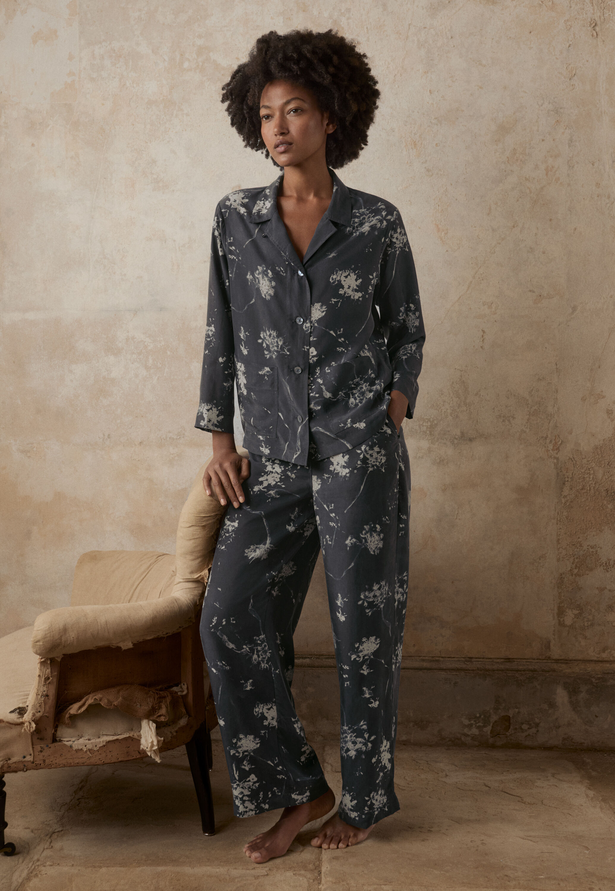 Bedruckter Seidenpyjama