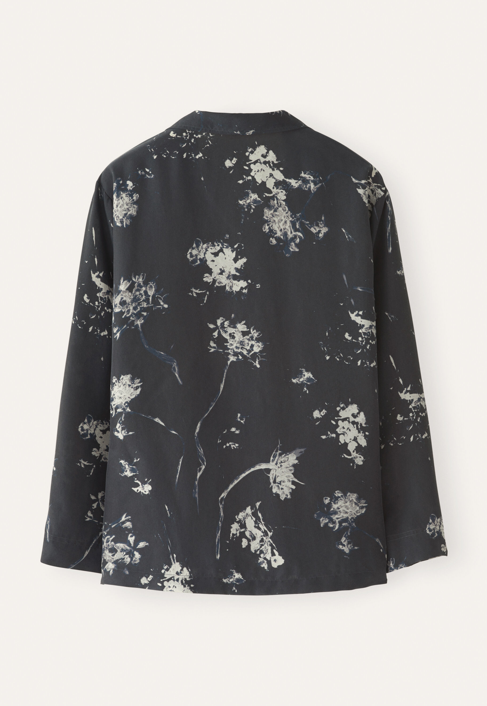 Bedruckter Seidenpyjama