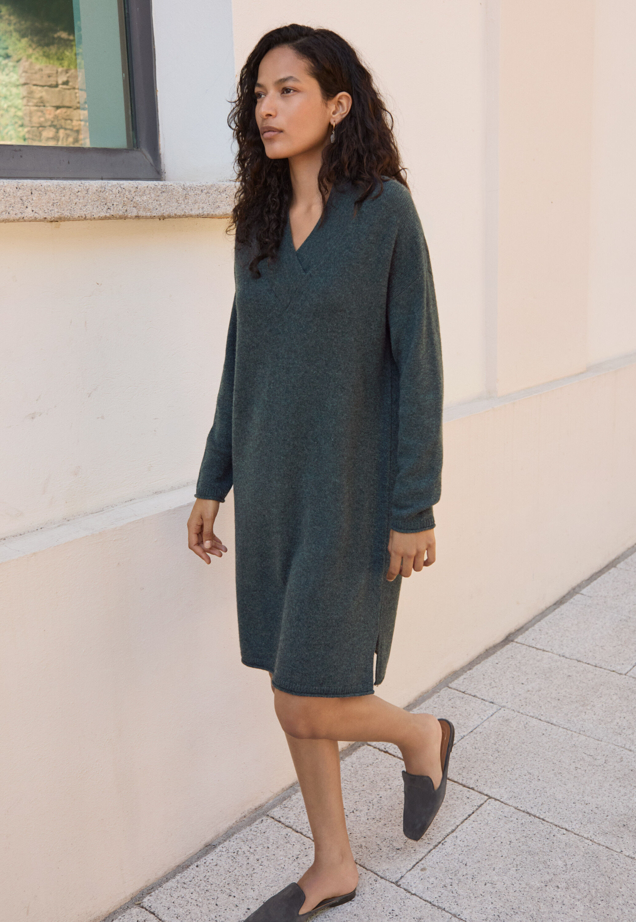 Strickkleid mit V-Ausschnitt