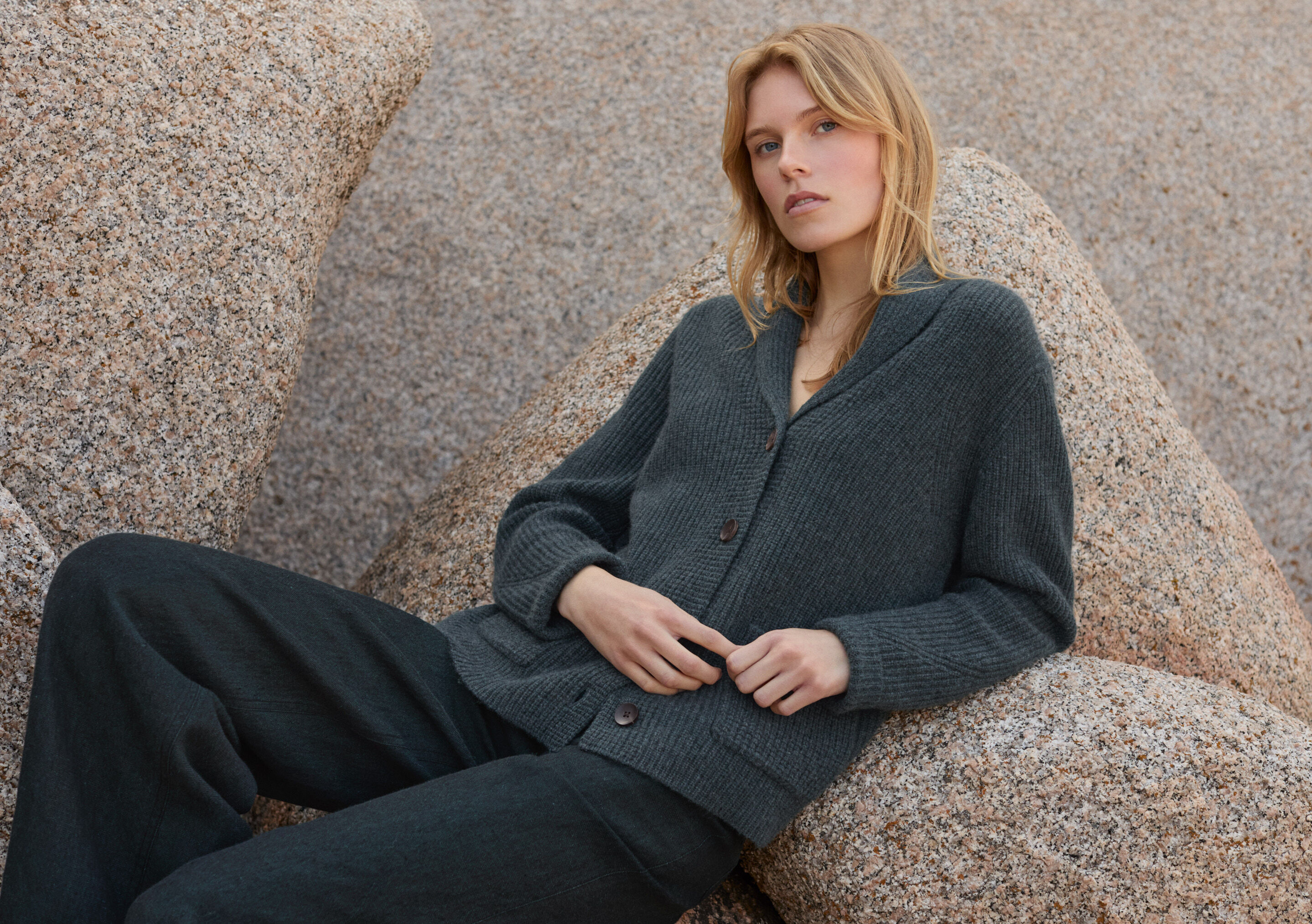 Pullover mit Trichterkragen