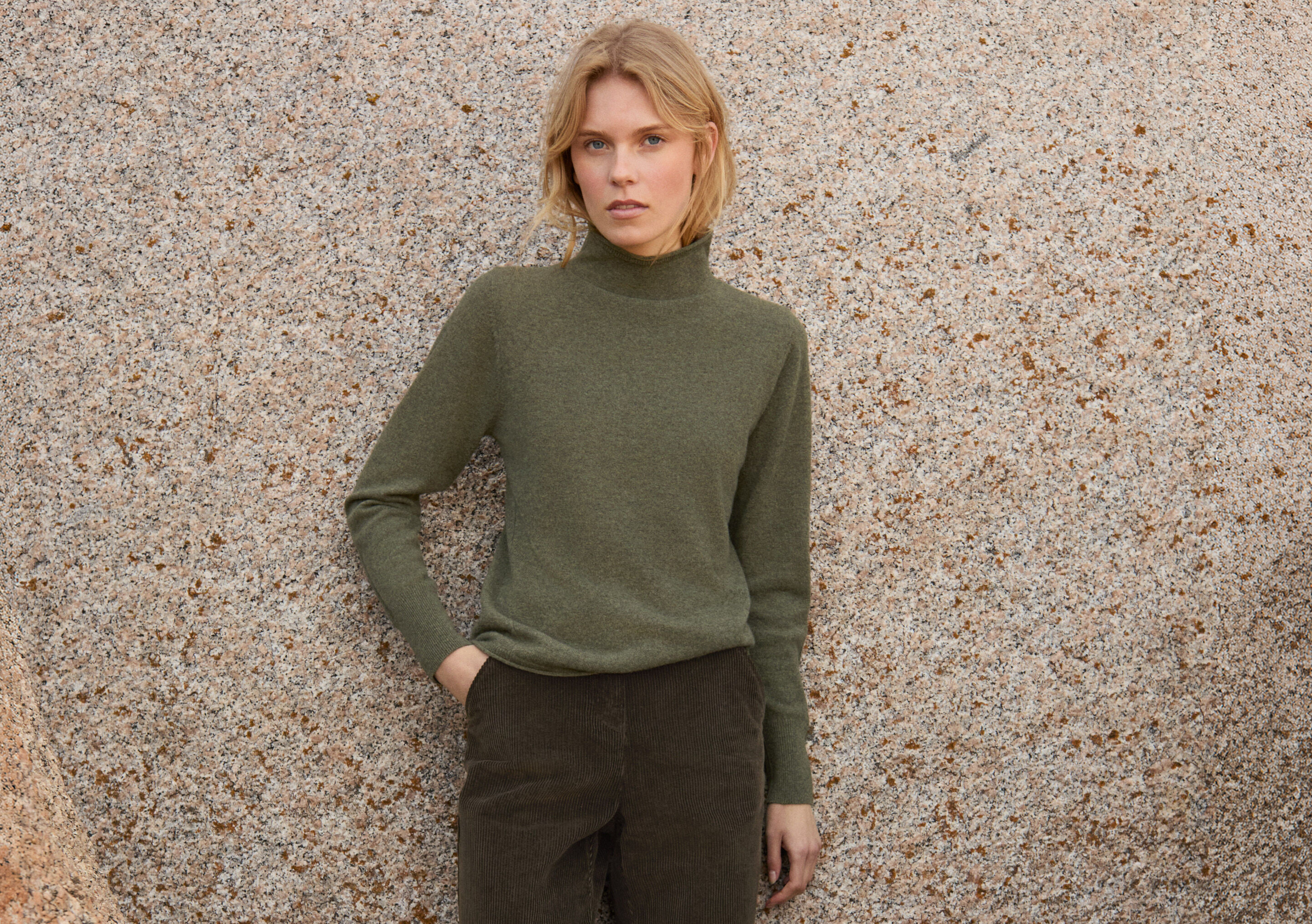 Pullover mit Trichterkragen