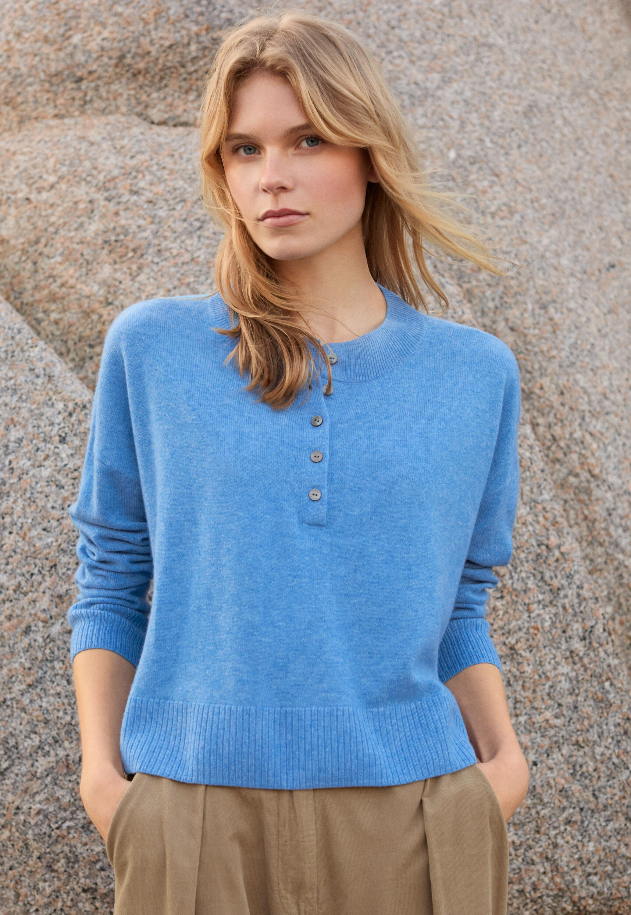 Pullover mit Trichterkragen