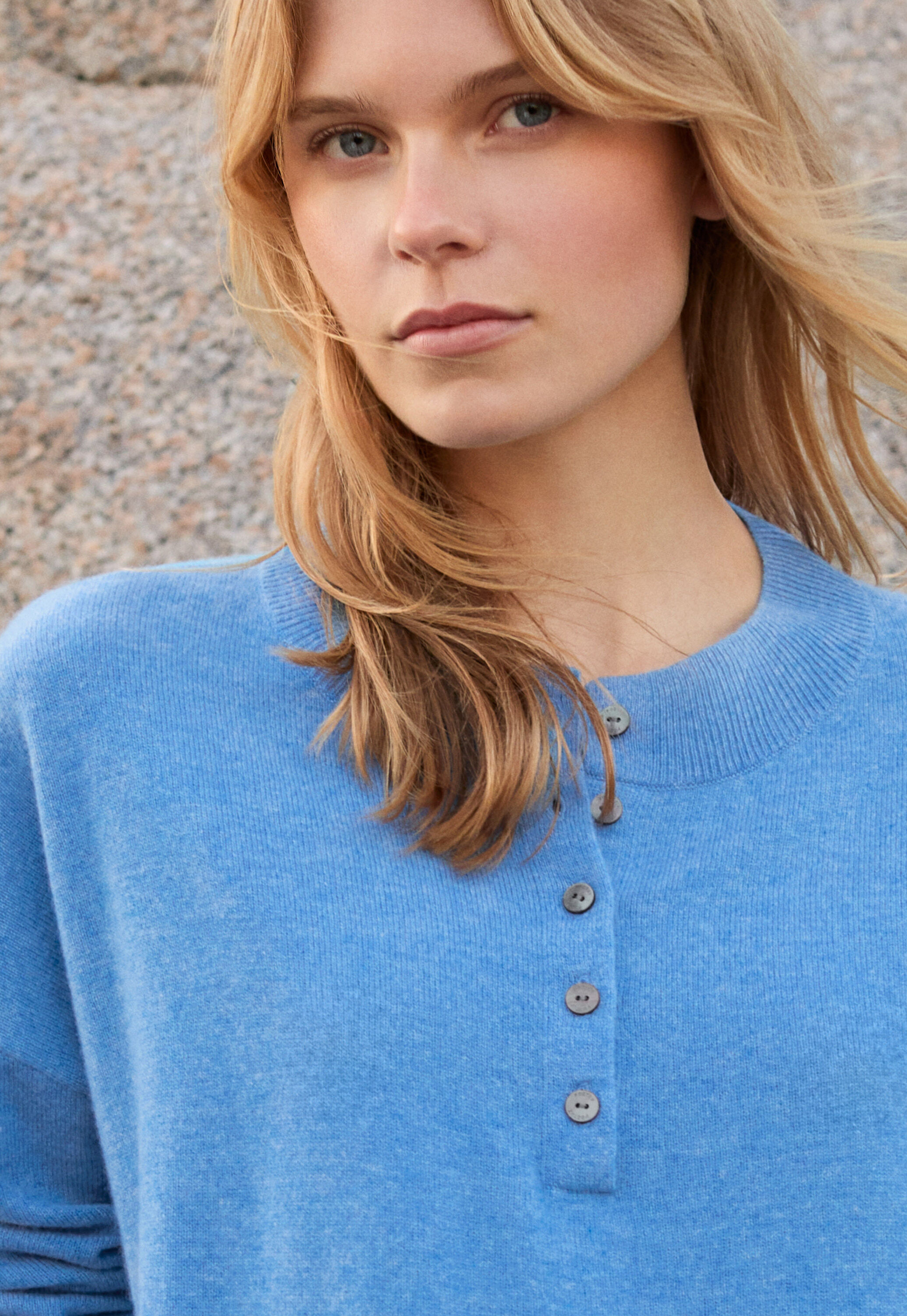 Pullover mit Trichterkragen