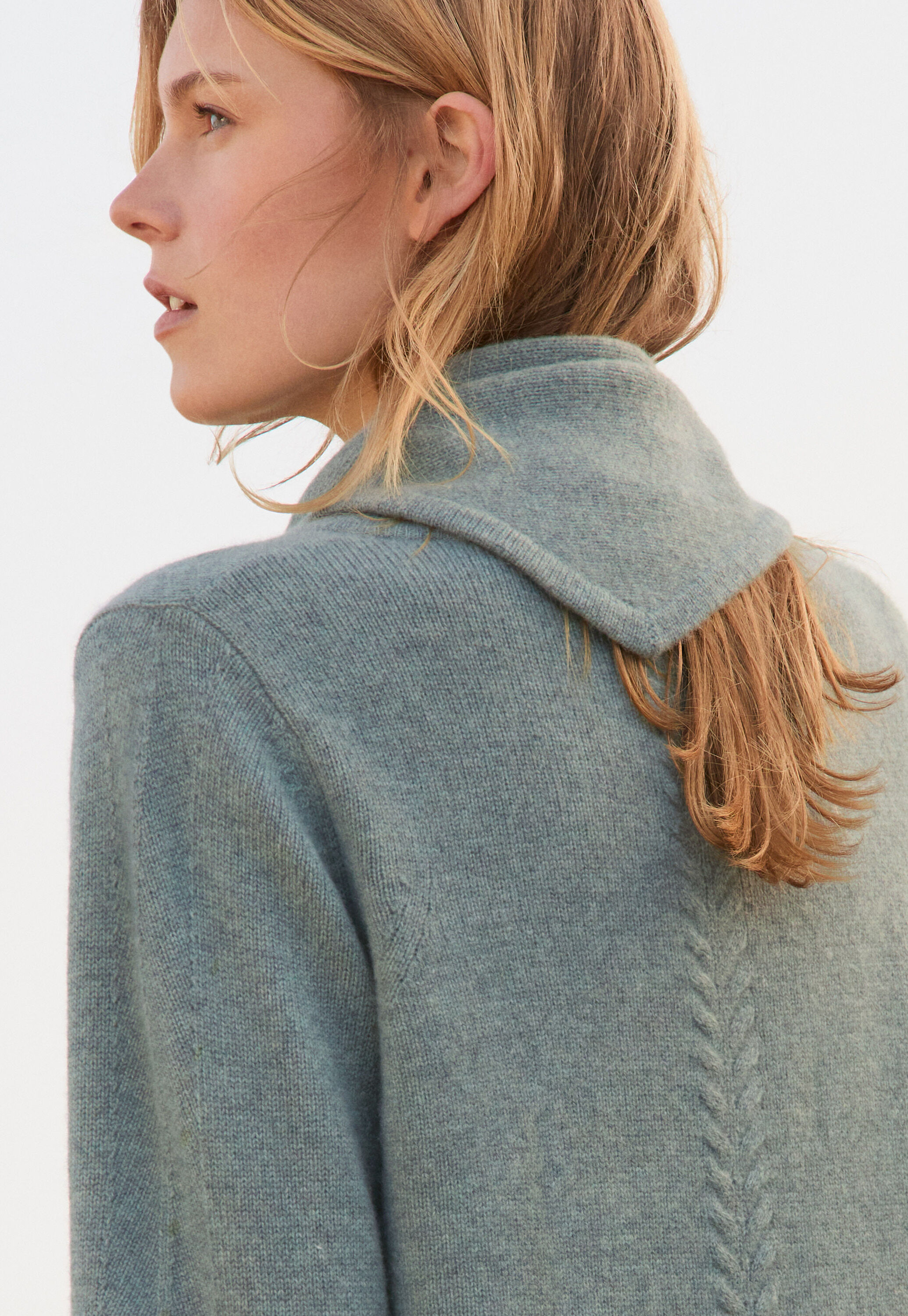 Pullover mit Trichterkragen