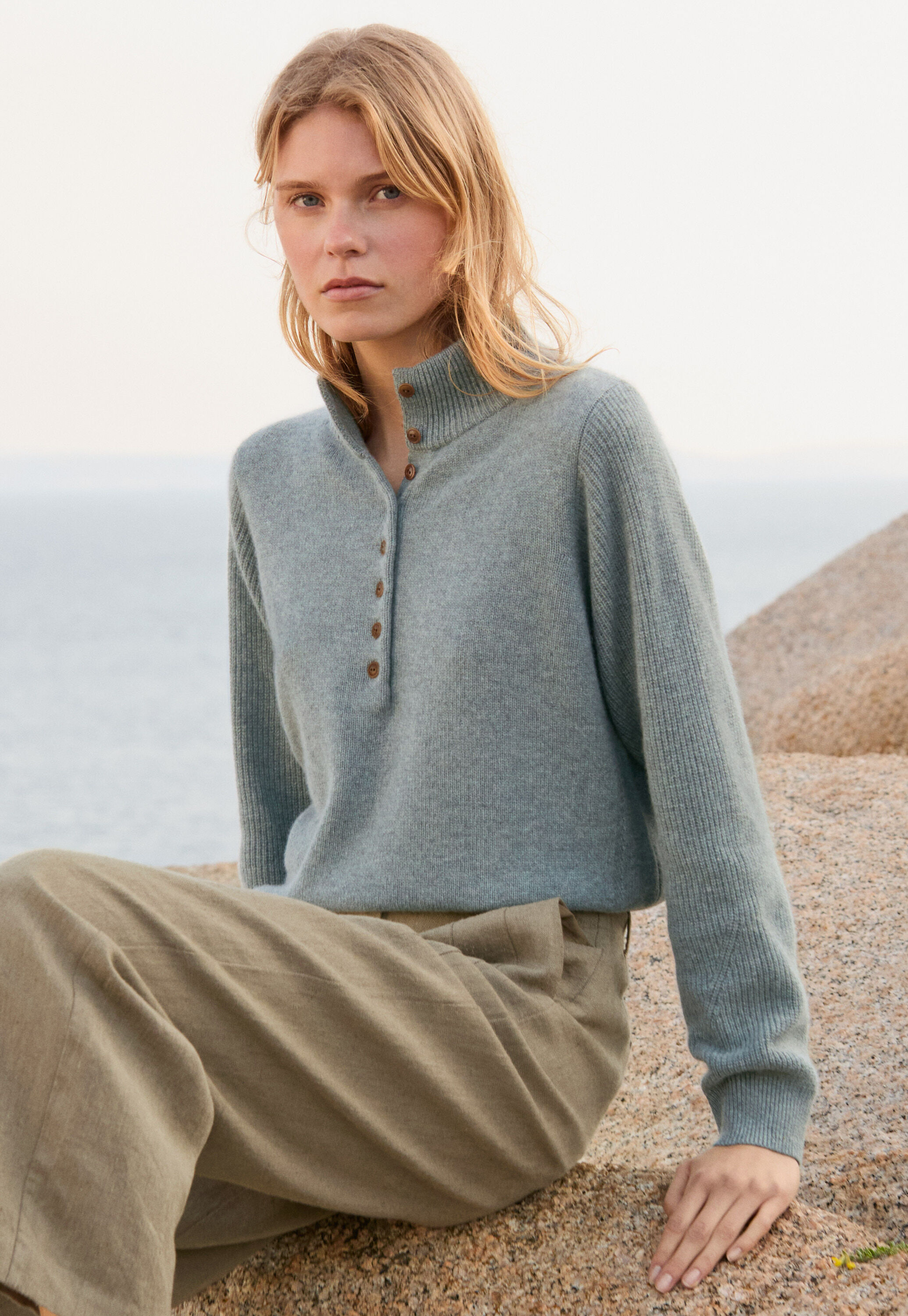 Pullover mit Trichterkragen