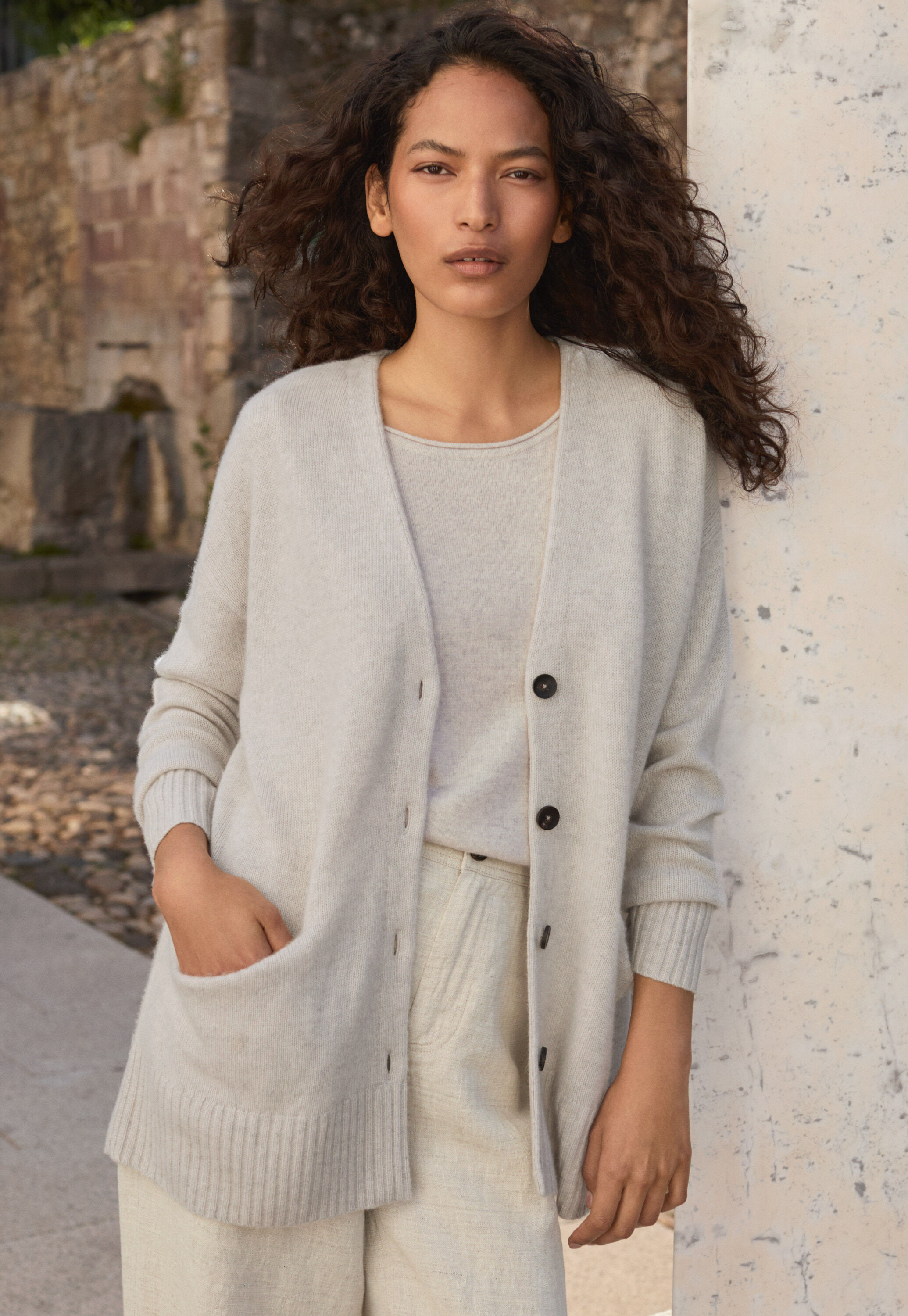 V-Ausschnitt-Cardigan