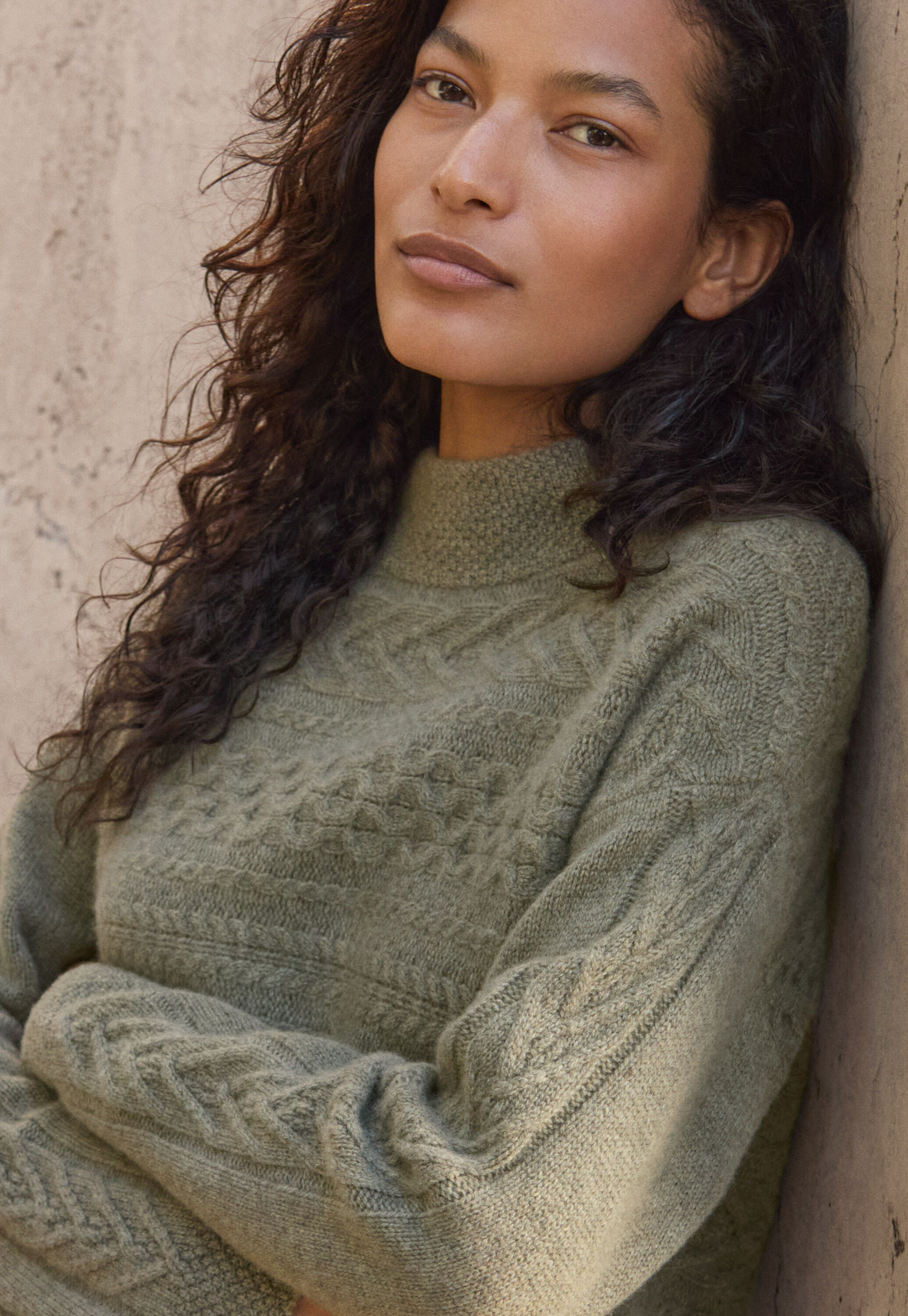 Pullover mit Trichterkragen