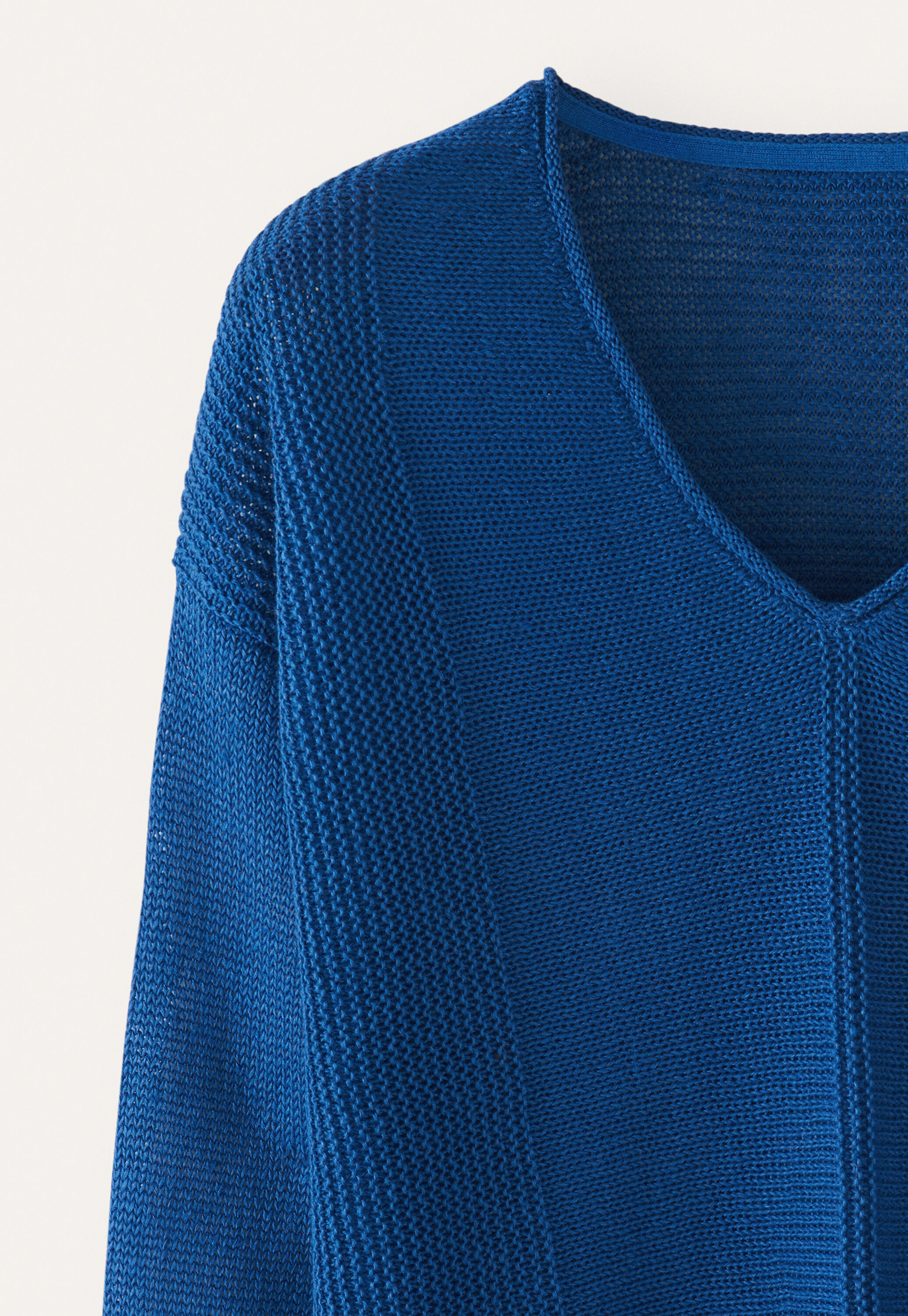 Pullover mit V-Ausschnitt und gerippten Eins&auml;tzen