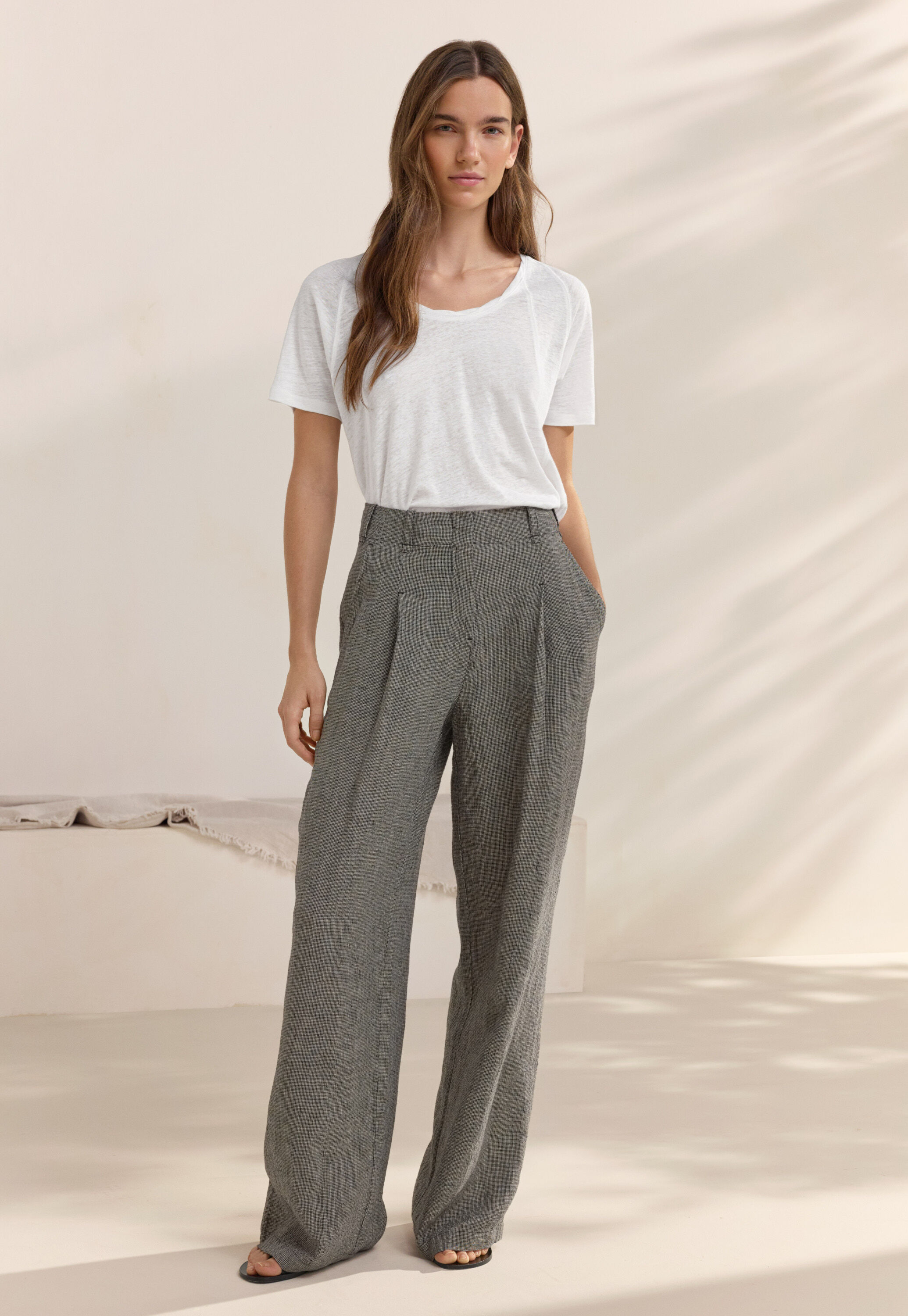 Hose mit Faltenfront