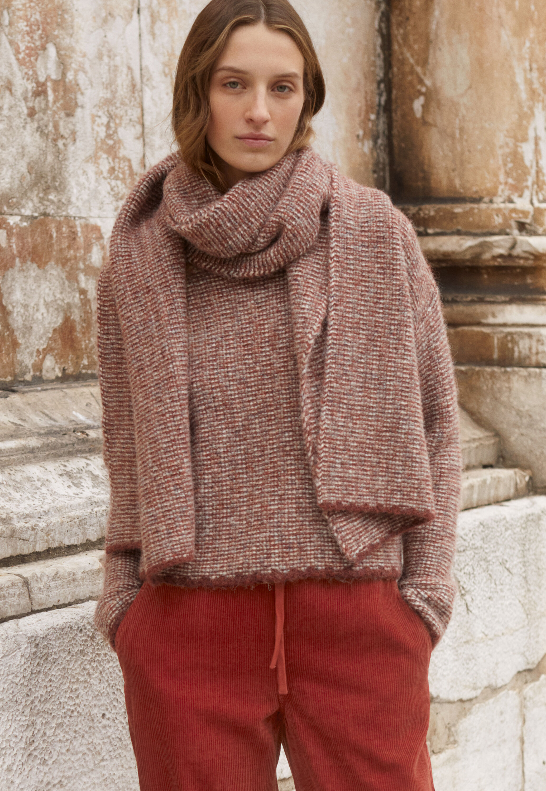Pullover mit Trichterkragen