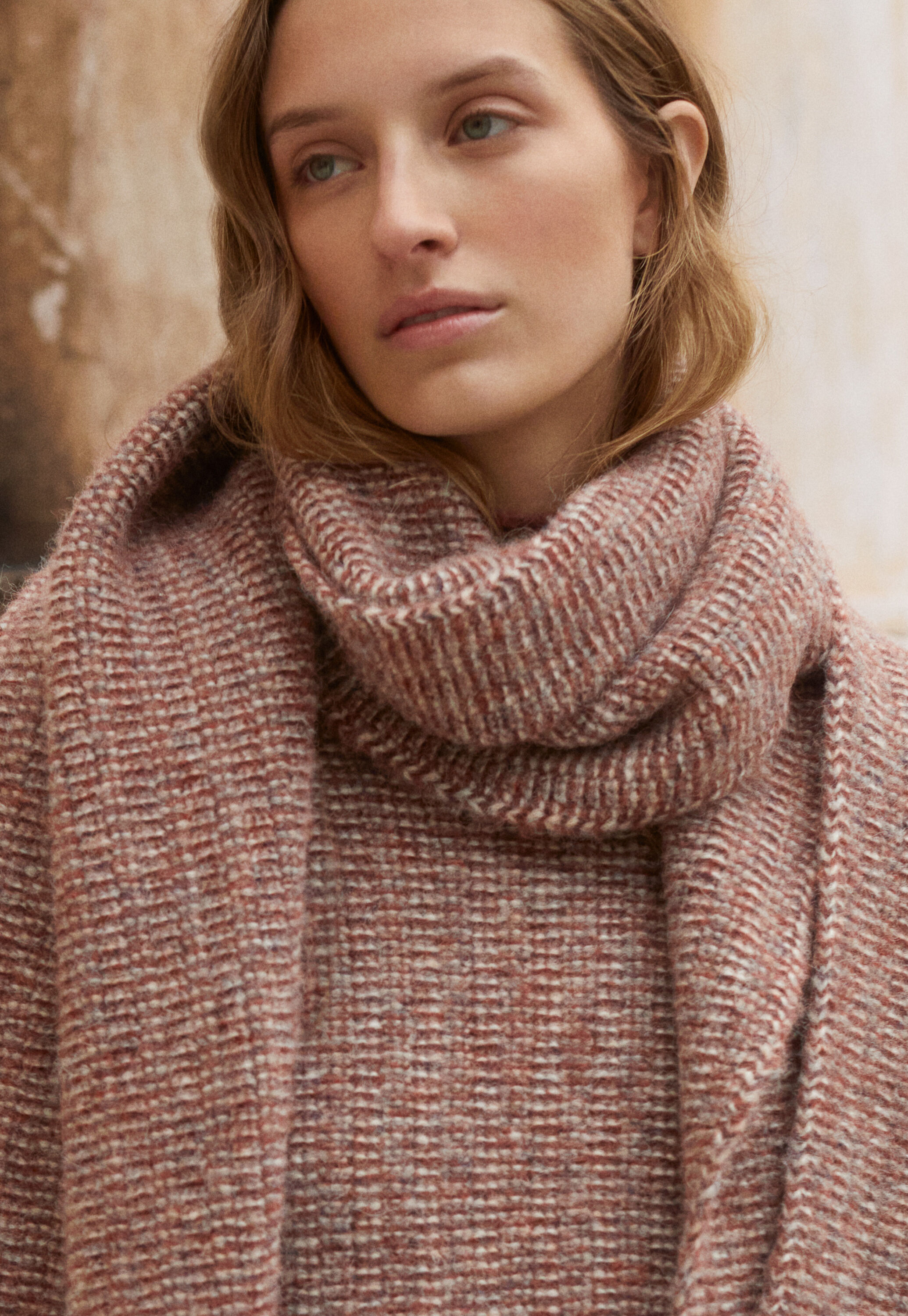 Pullover mit Trichterkragen