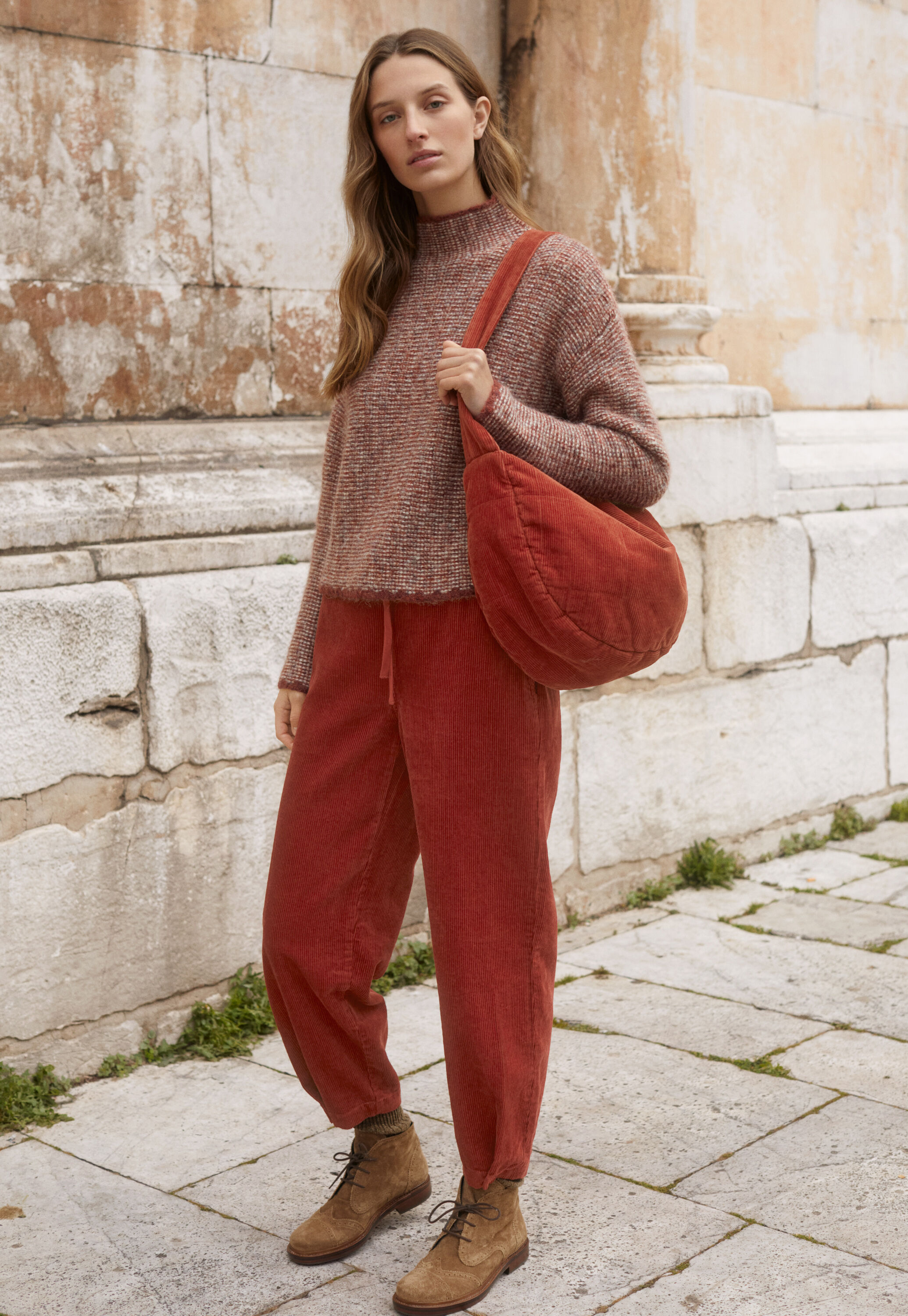 Pullover mit Trichterkragen