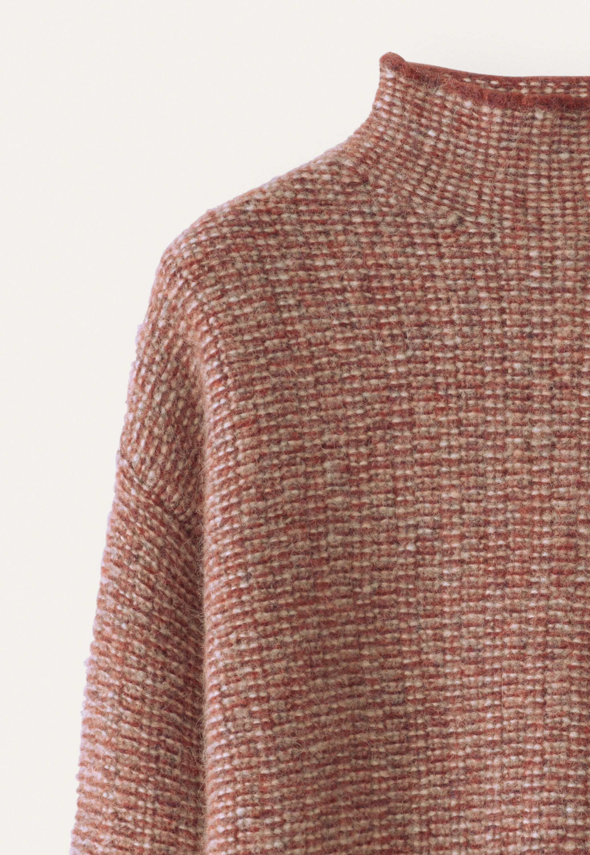 Pullover mit Trichterkragen