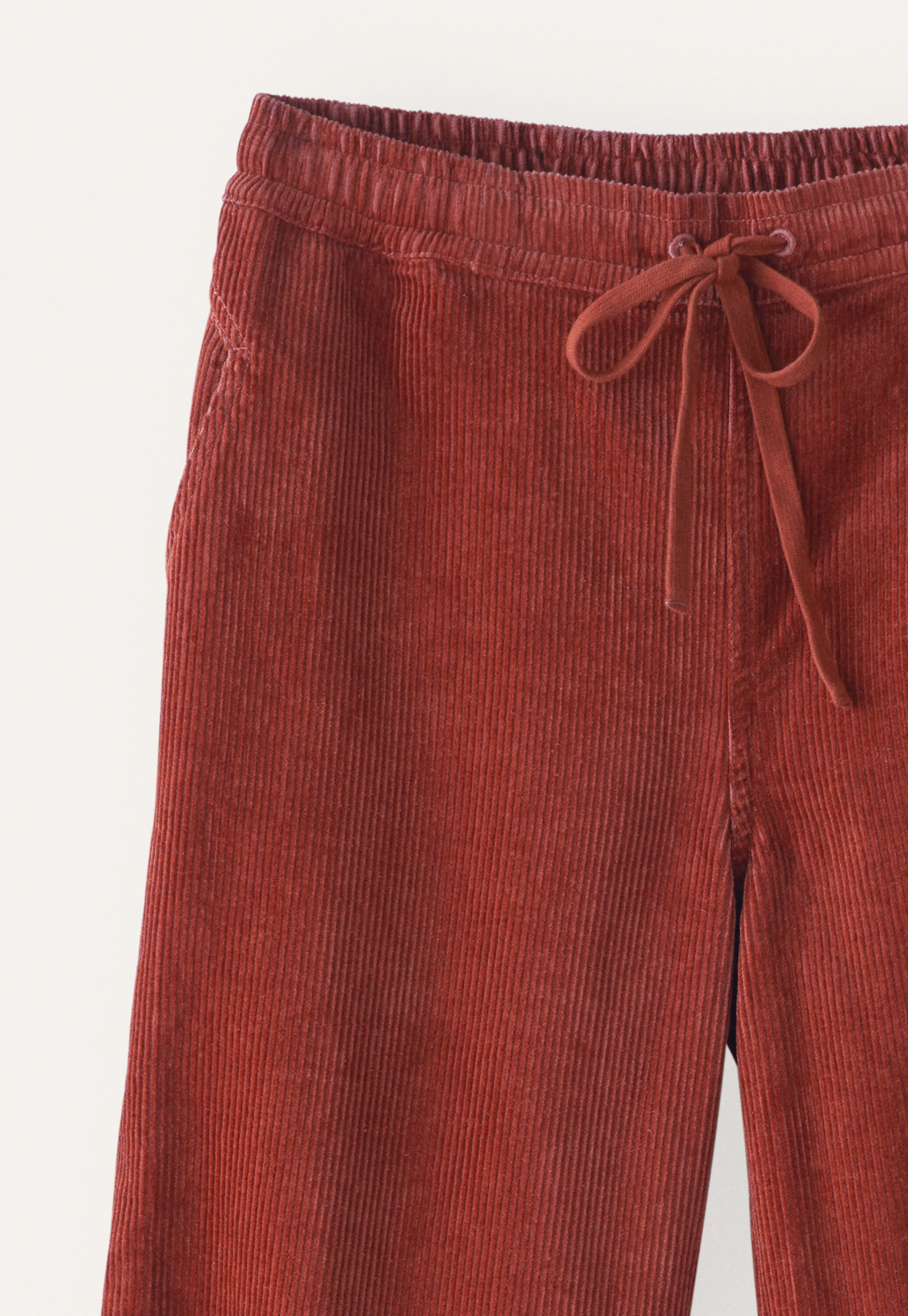 Schmal zulaufende Hose