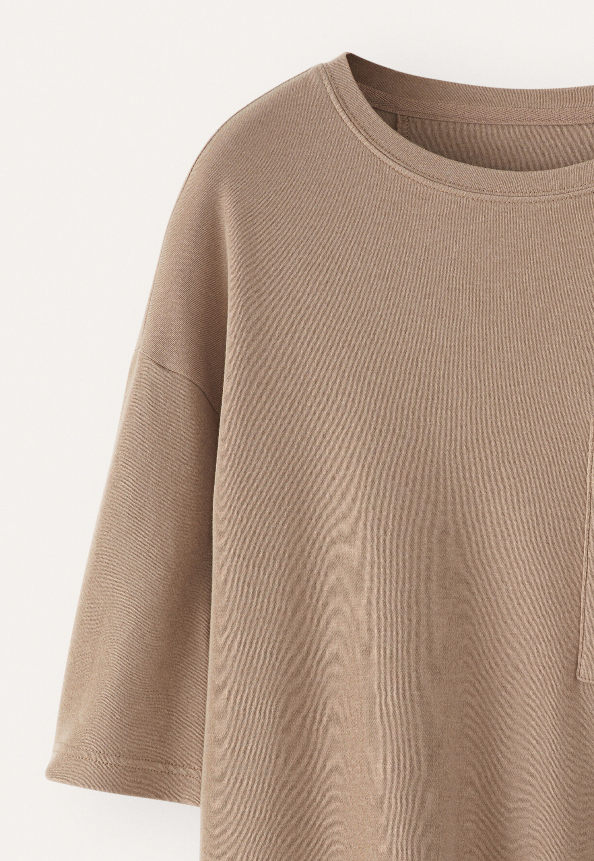T-shirt mit Tasche
