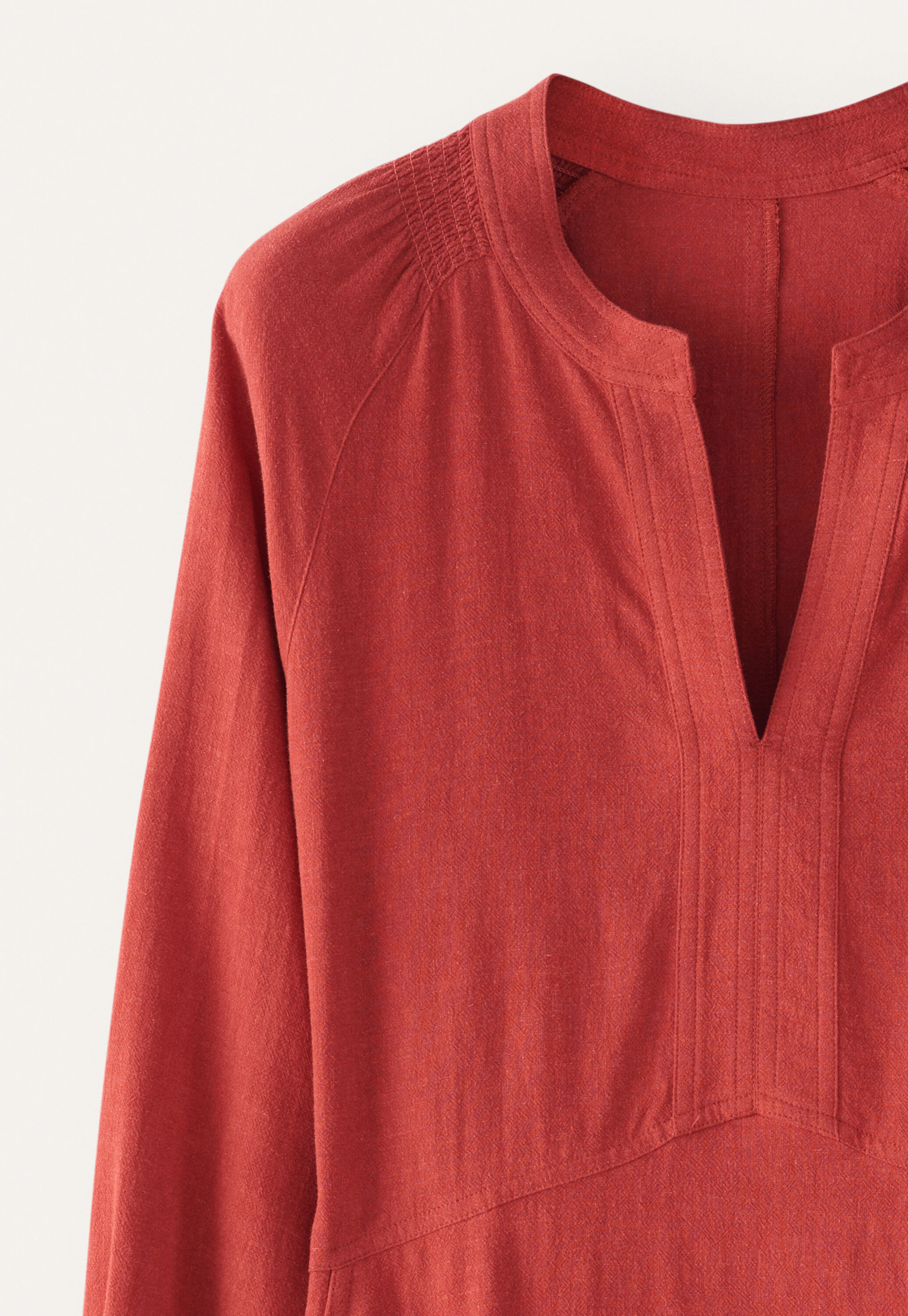 Kleid mit Eins&auml;tzen