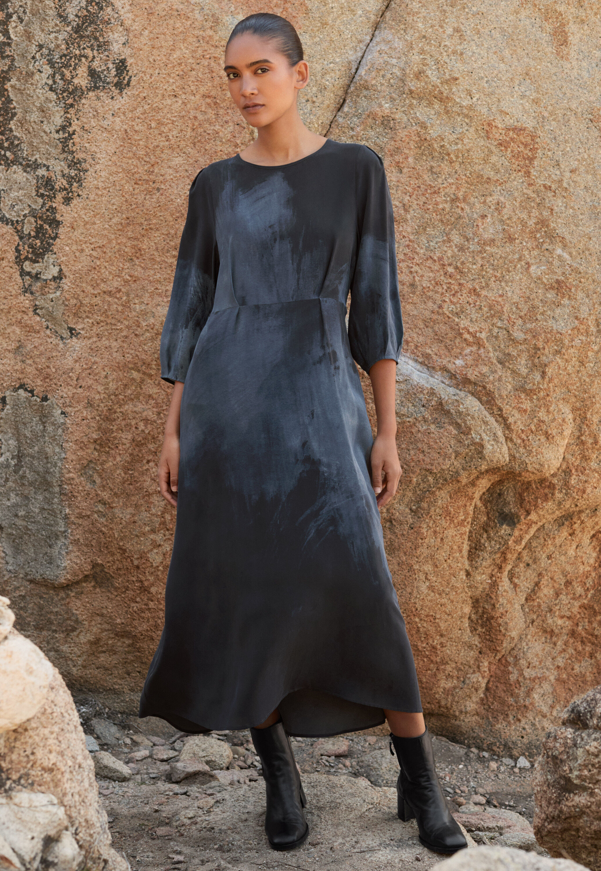 Langes Kleid mit Print, Mitternacht, large