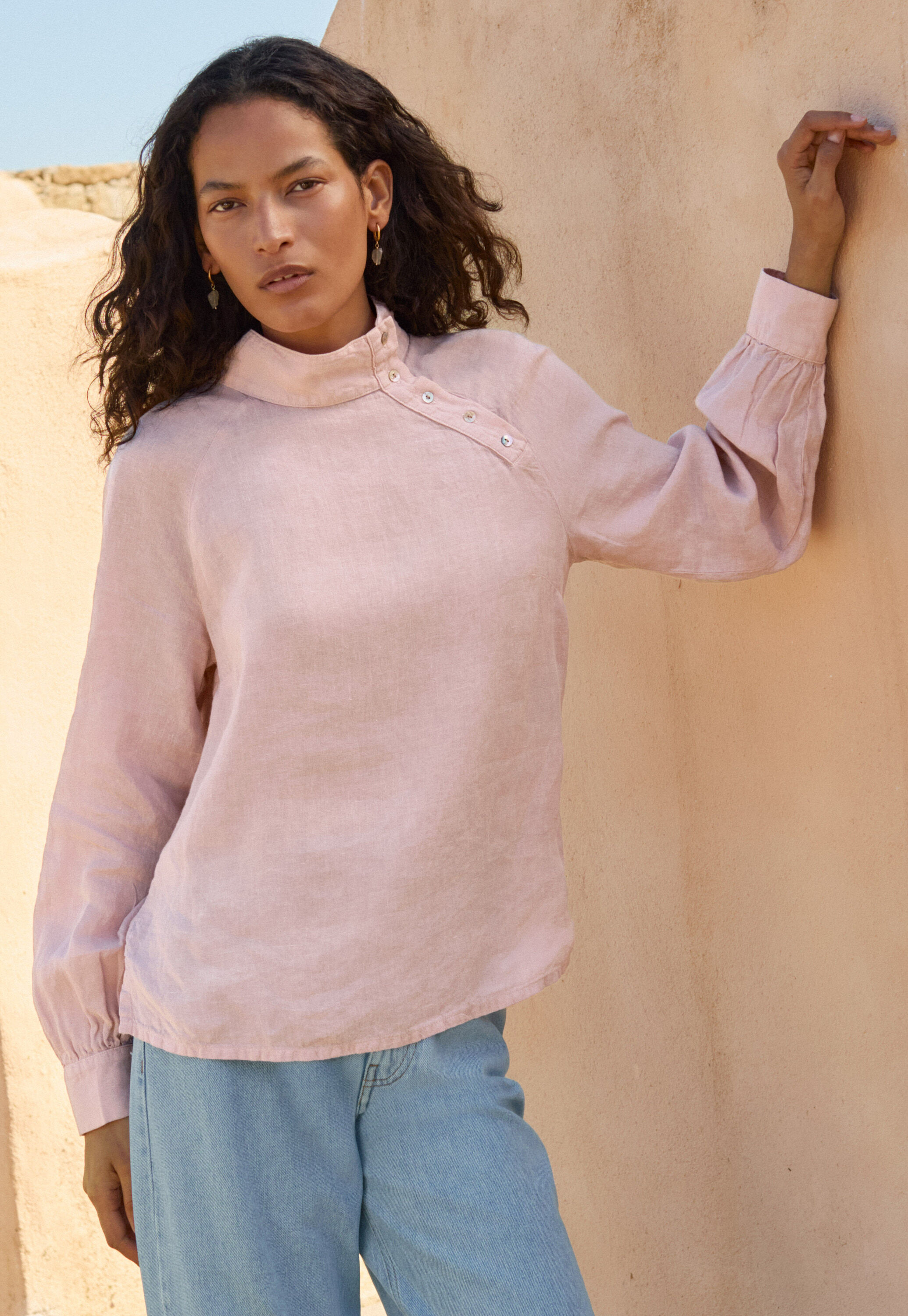 Bluse mit Trichterkragen