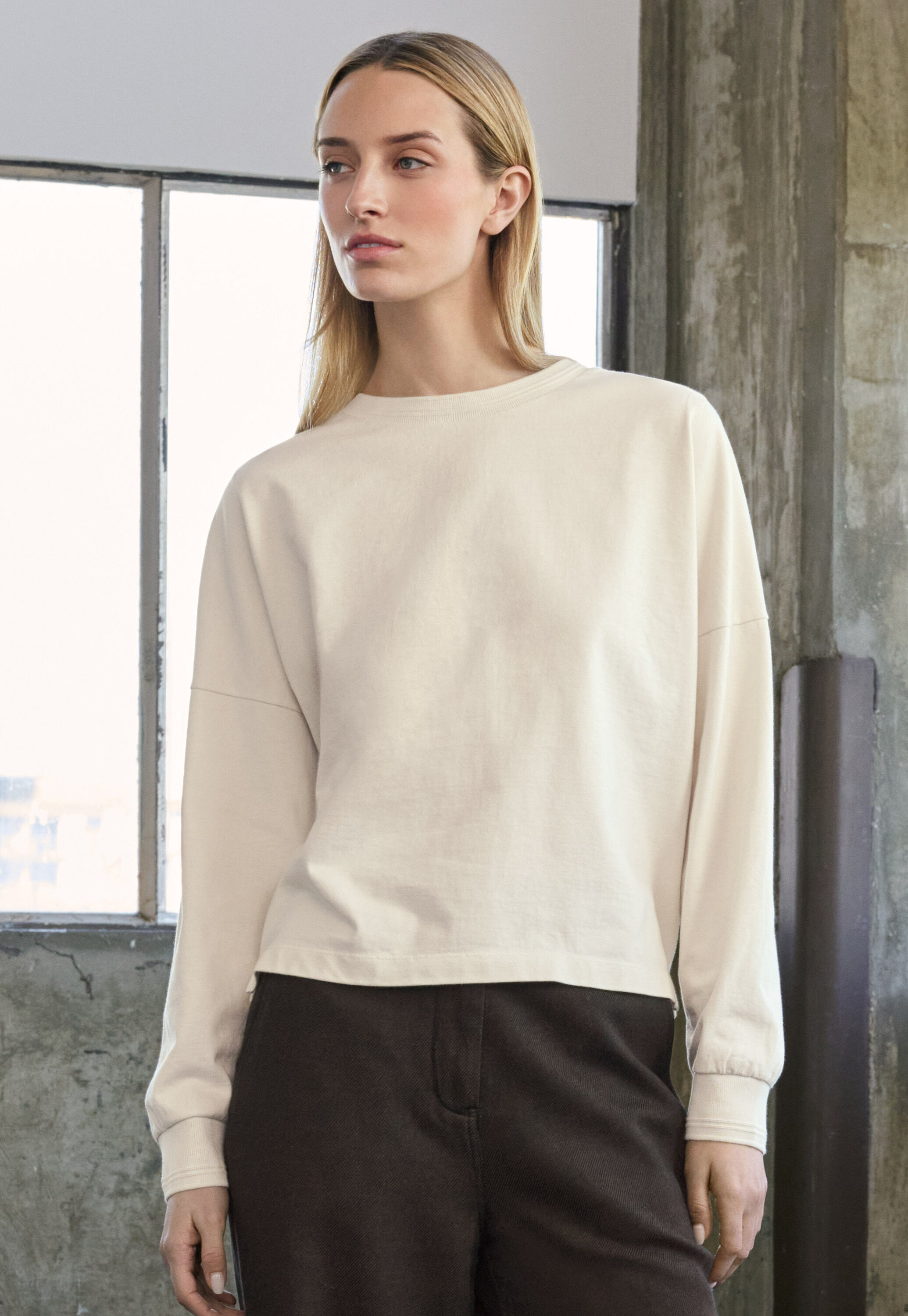 Sweatshirt aus pigmentgef&auml;rbtem Jersey, Pergament, large