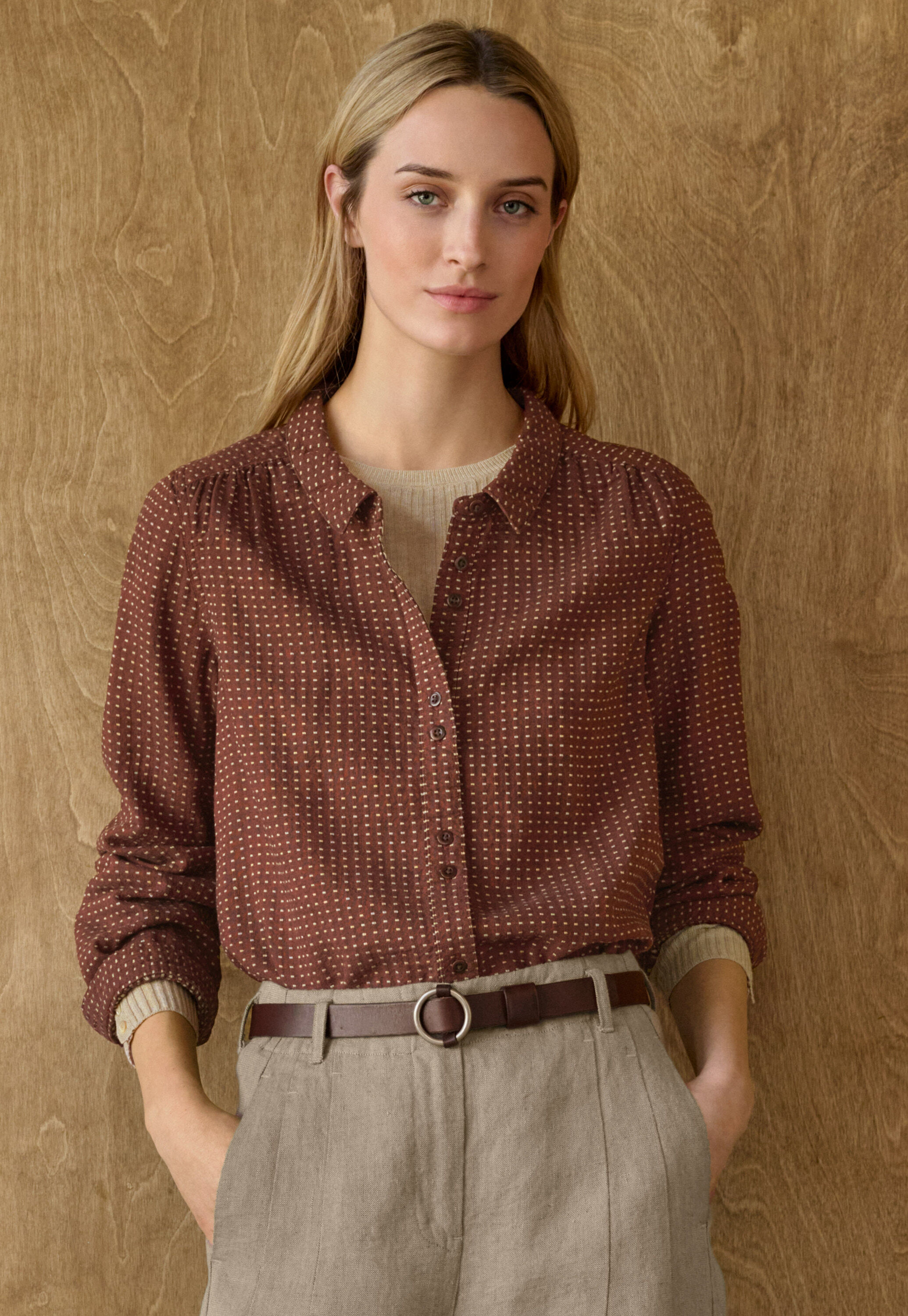 Bluse mit eingewebten Punkten, Rostrot, large