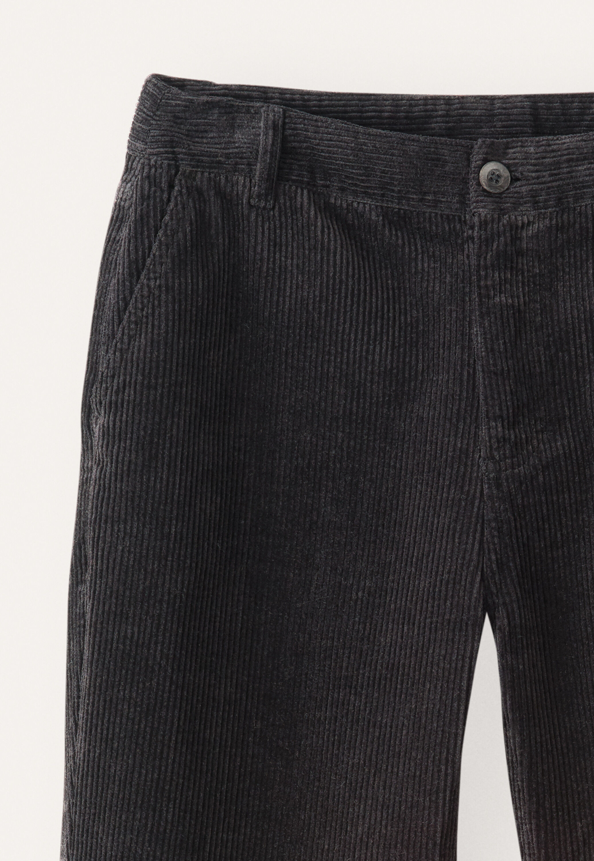 Schmale, k&uuml;rzere Hose, Braun/Kohlschwarz, large
