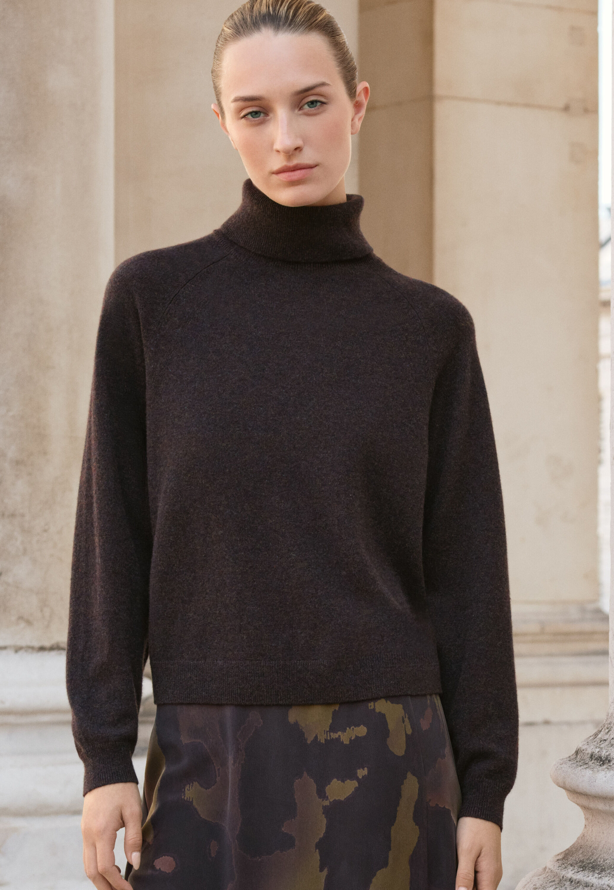 Rollkragenpullover, Dunkle Aubergine, large
