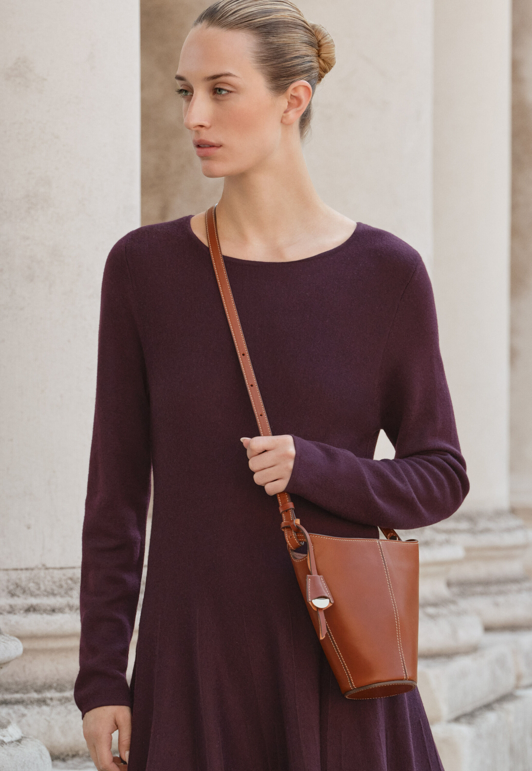 Ausgestelltes Strickkleid, Aubergine, large