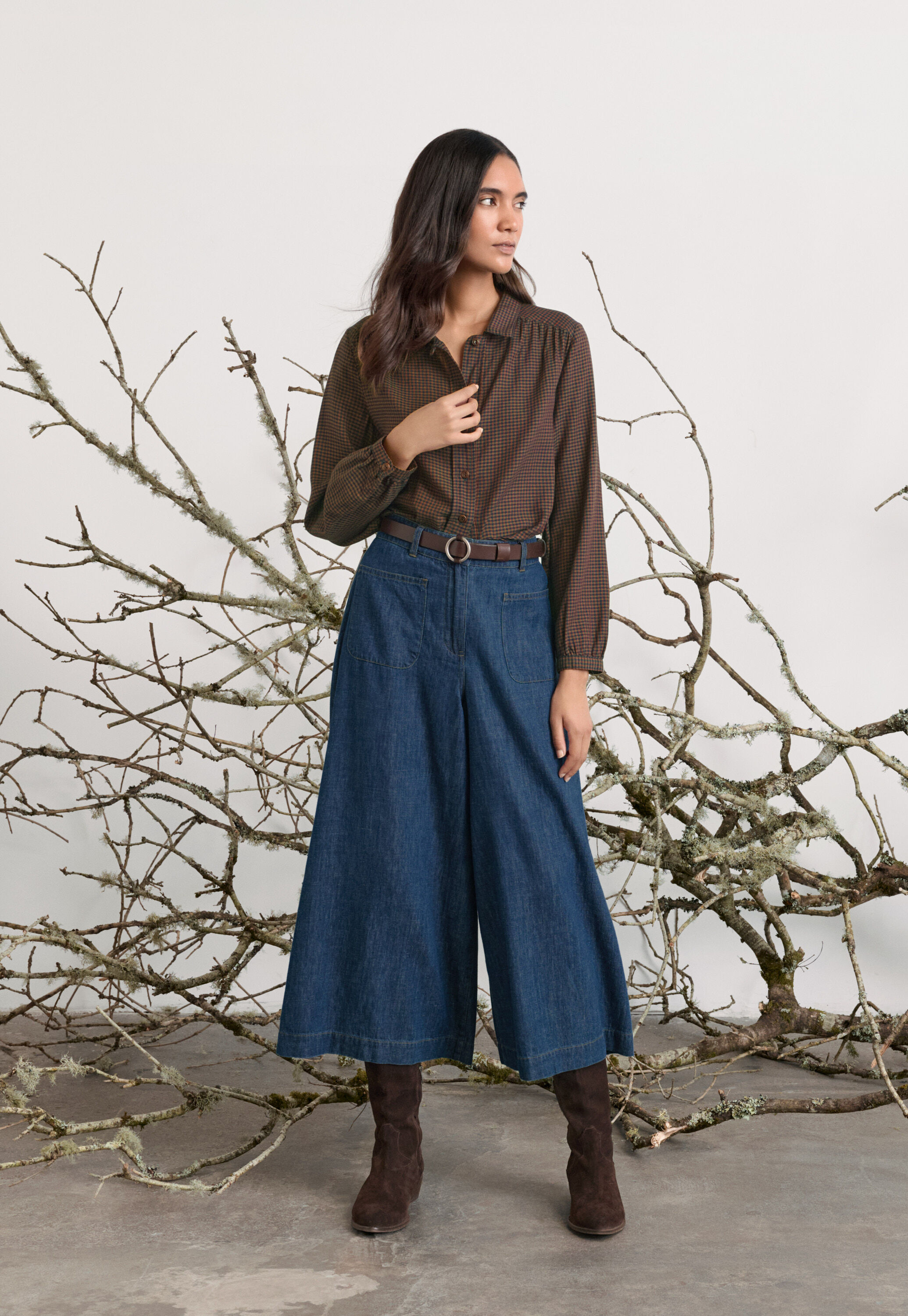 Hose mit geschwungenem Bein