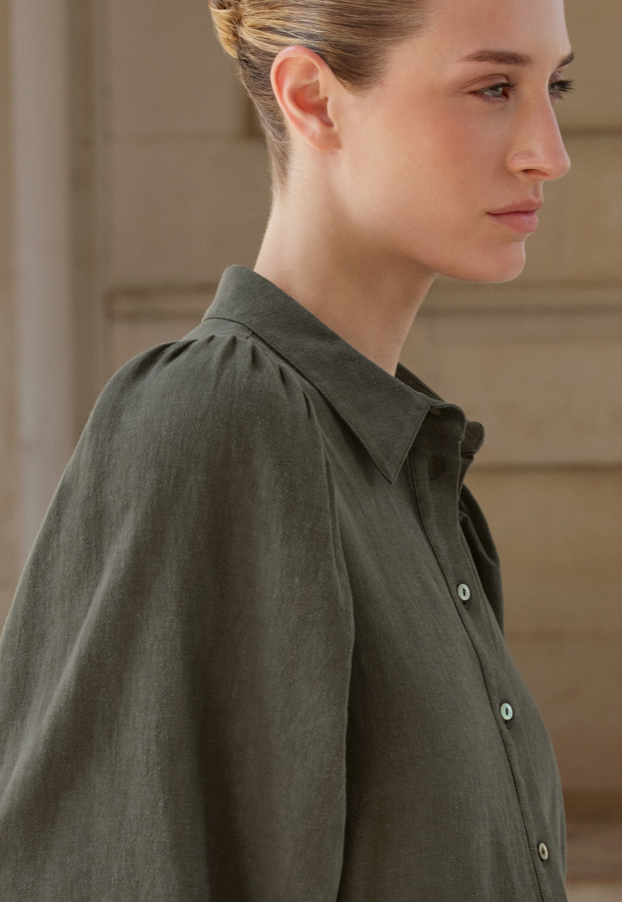 Bluse mit gerafften &Auml;rmeln