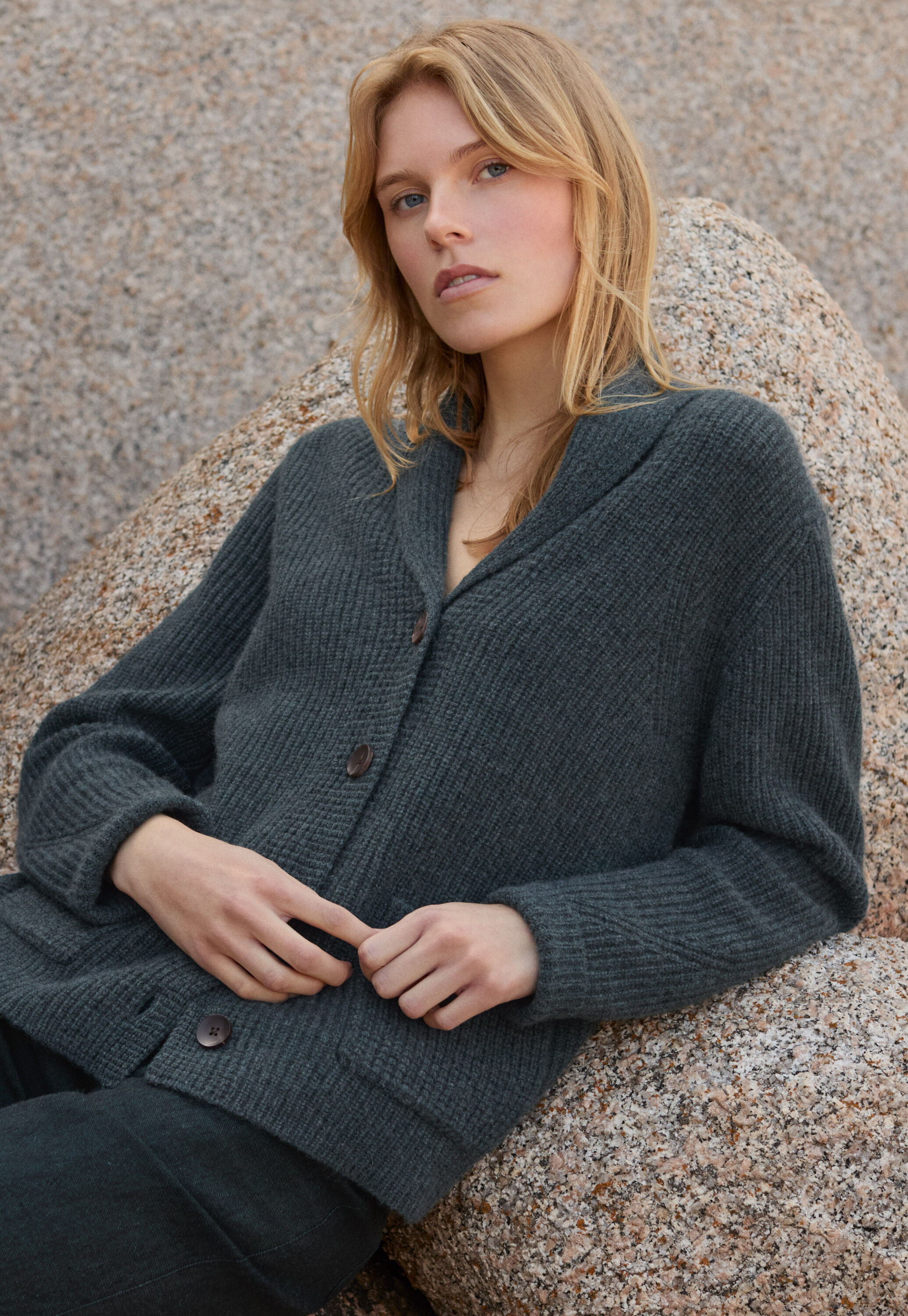 Durchgekn&ouml;pfter Pullover