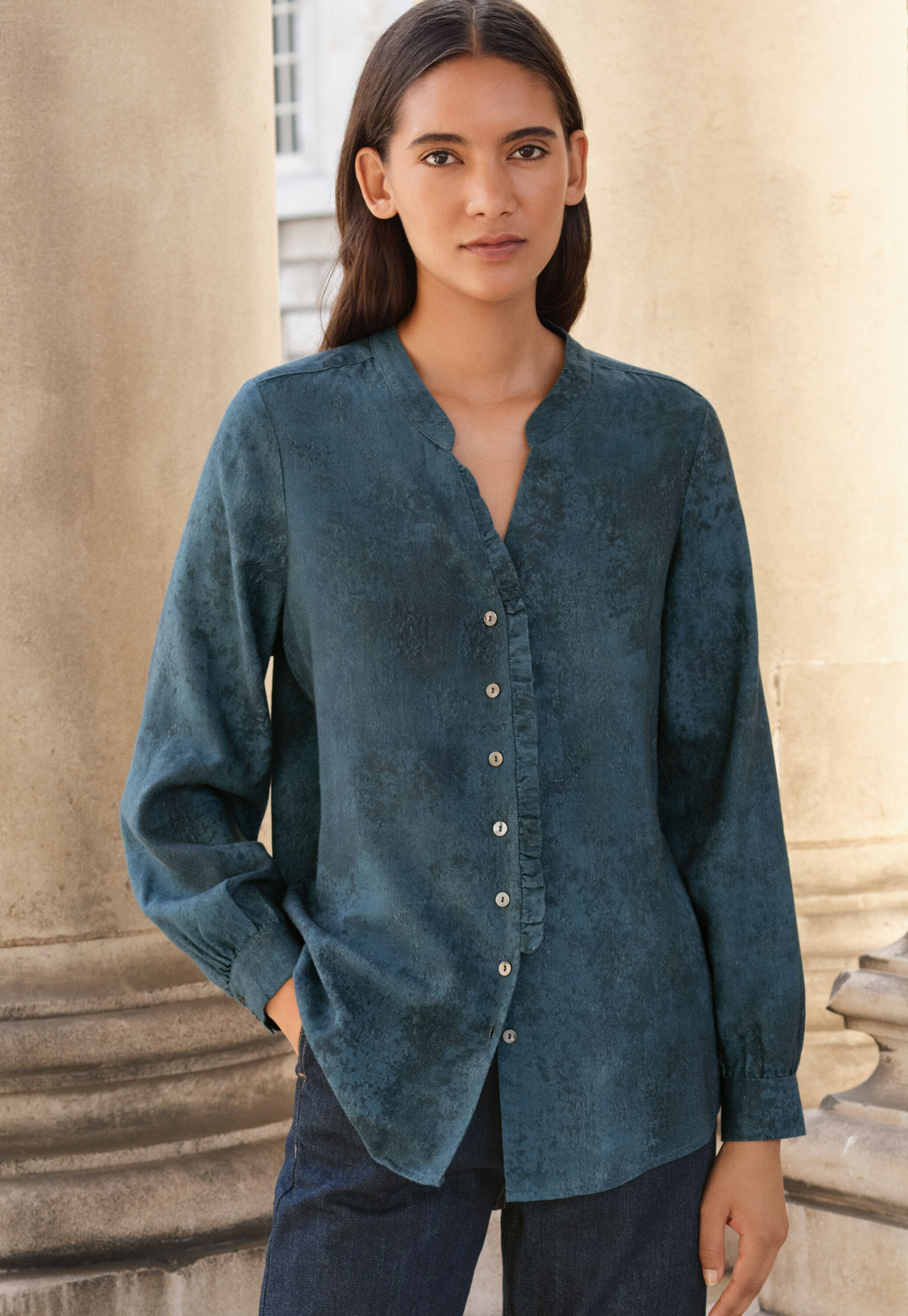 Bluse mit R&uuml;schendetail