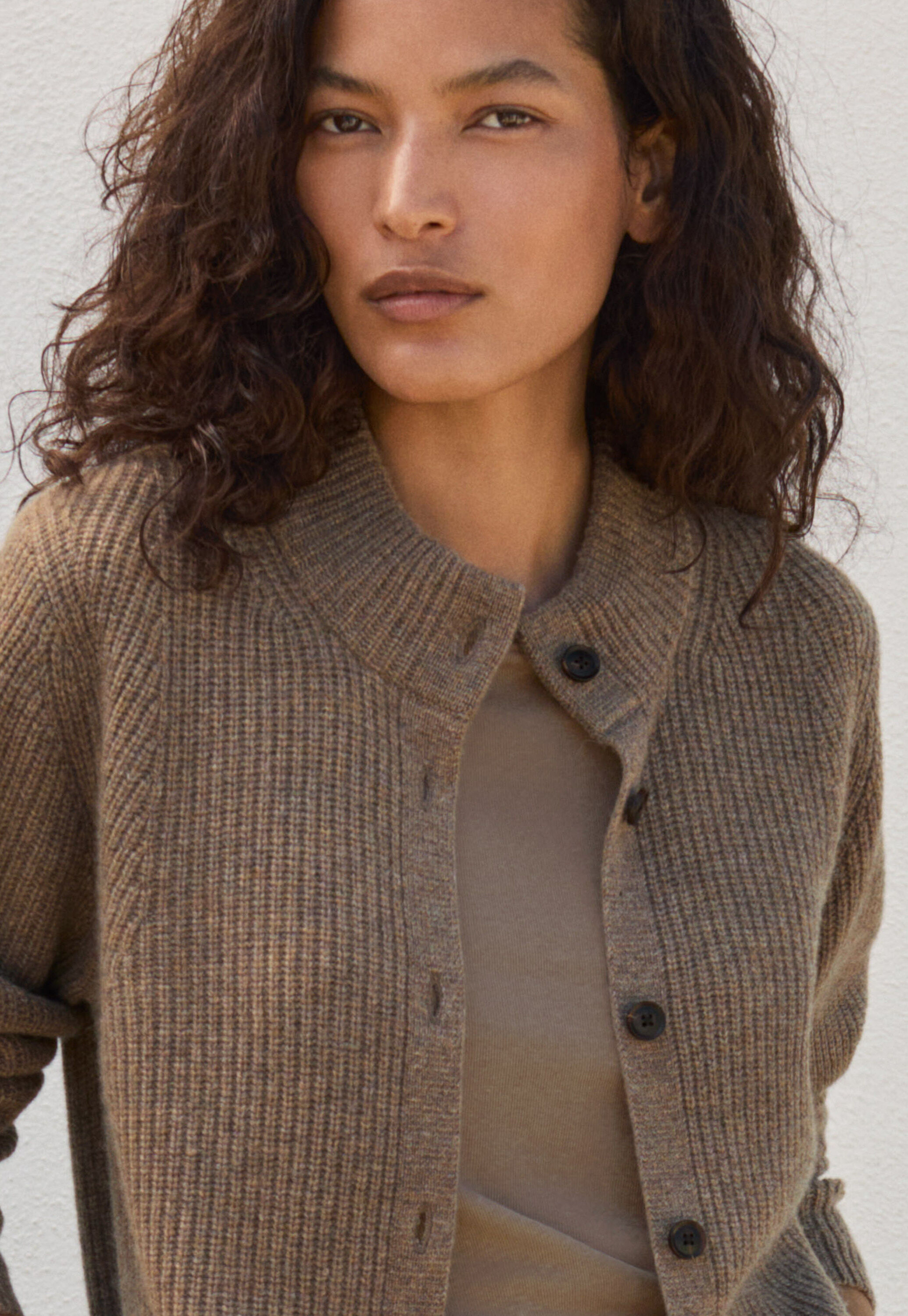 Durchgekn&ouml;pfter Pullover