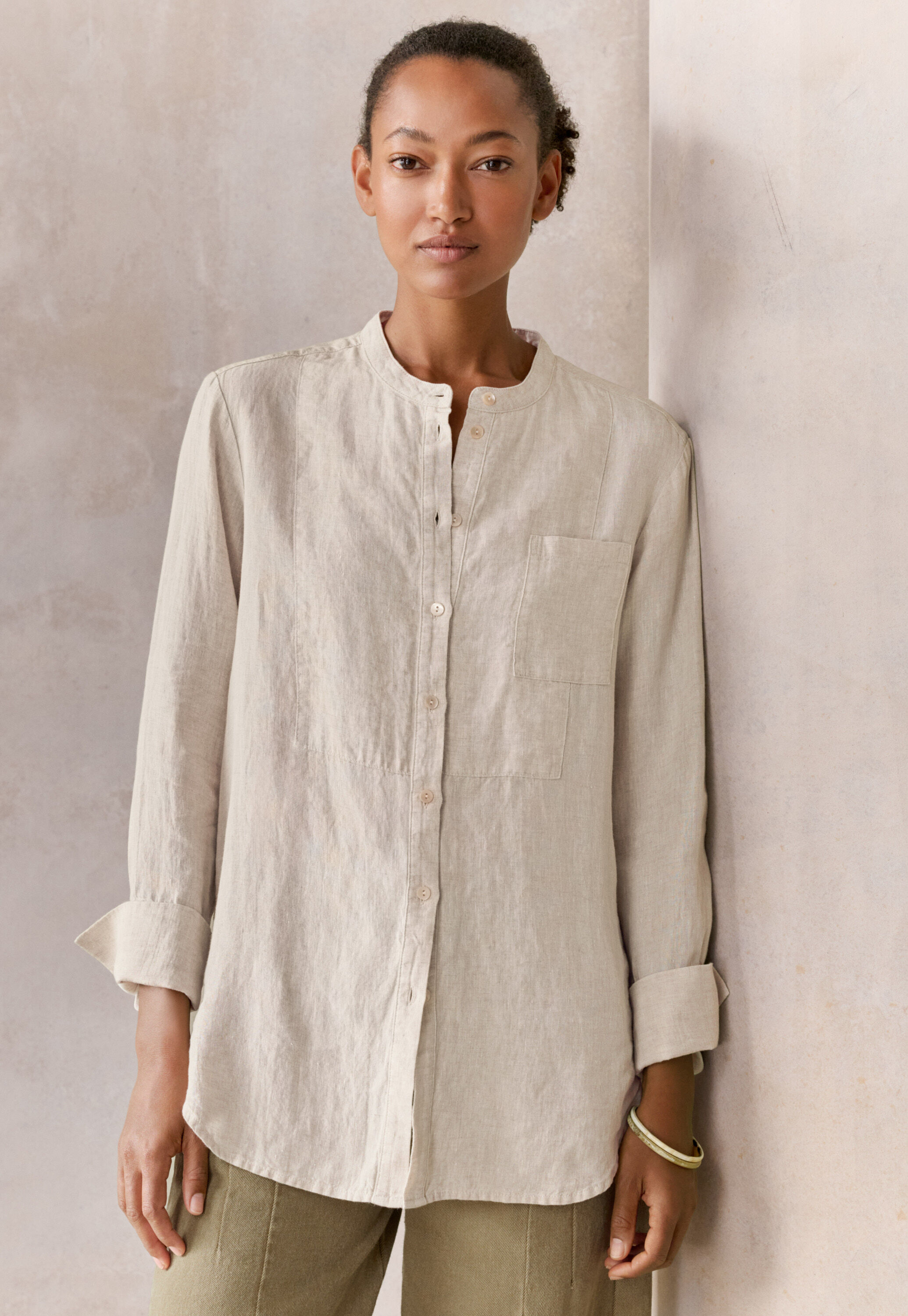 Lange Bluse mit Latzeinsatz