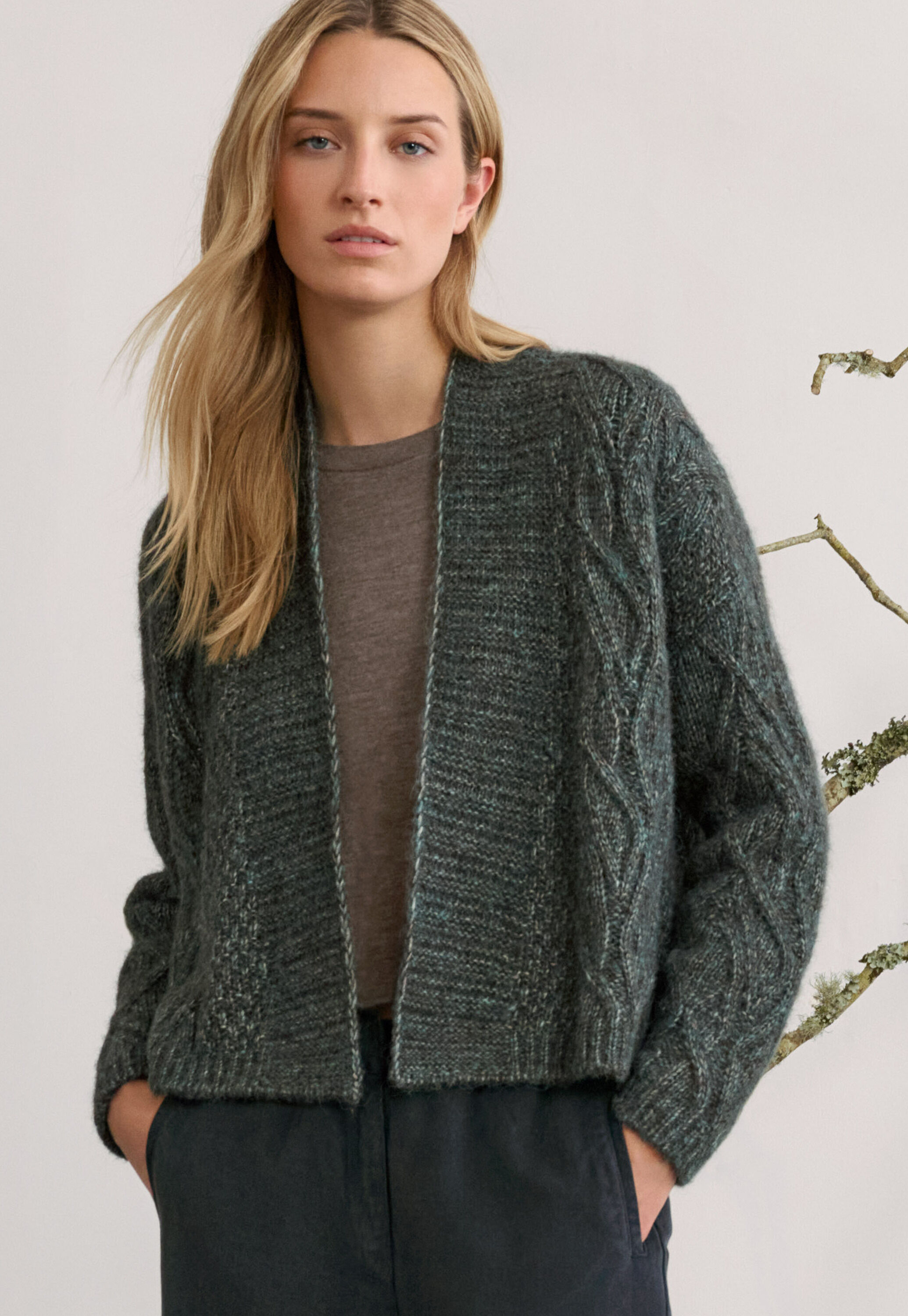 Durchgekn&ouml;pfter Pullover