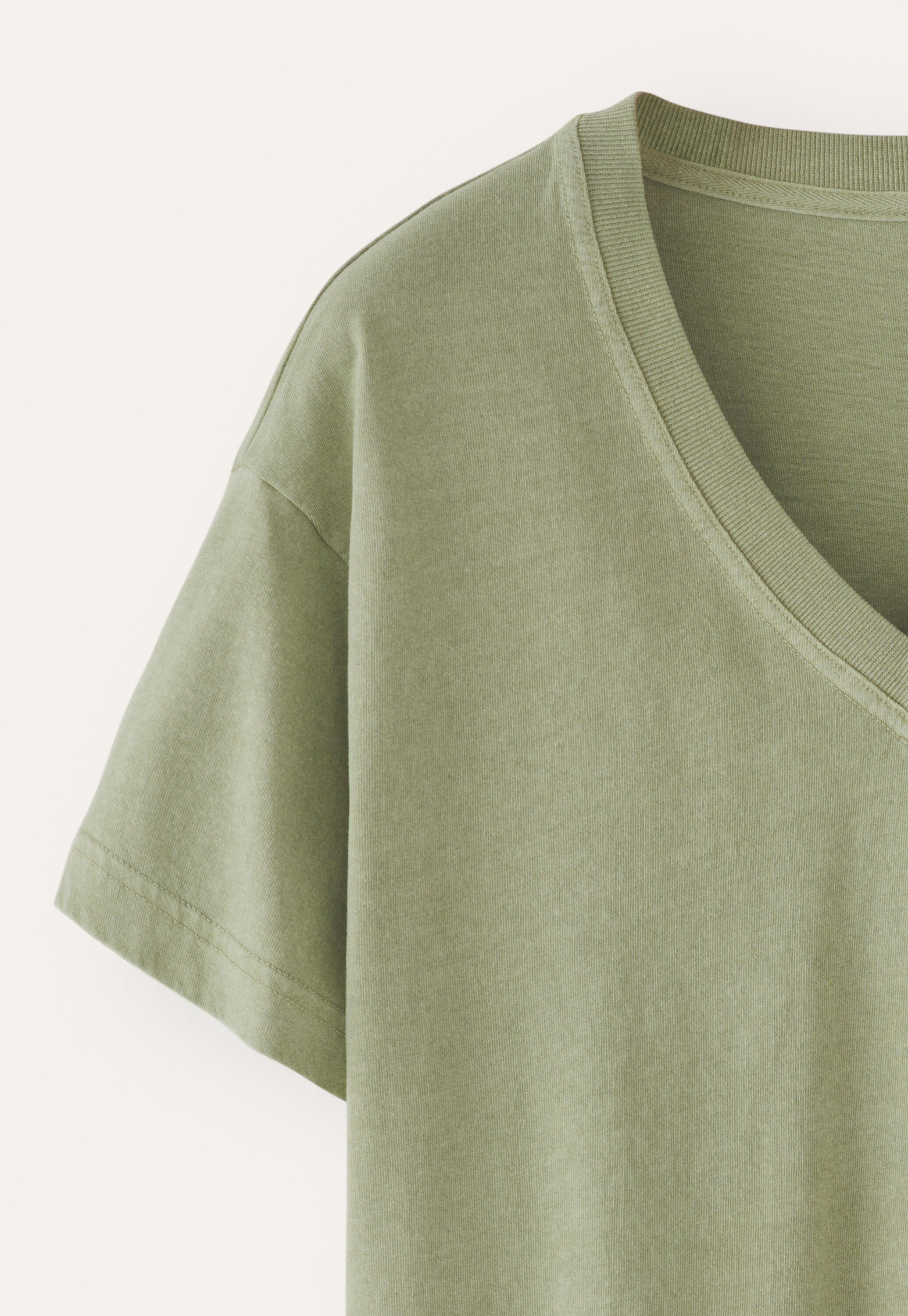 T-Shirt mit V-Ausschnitt