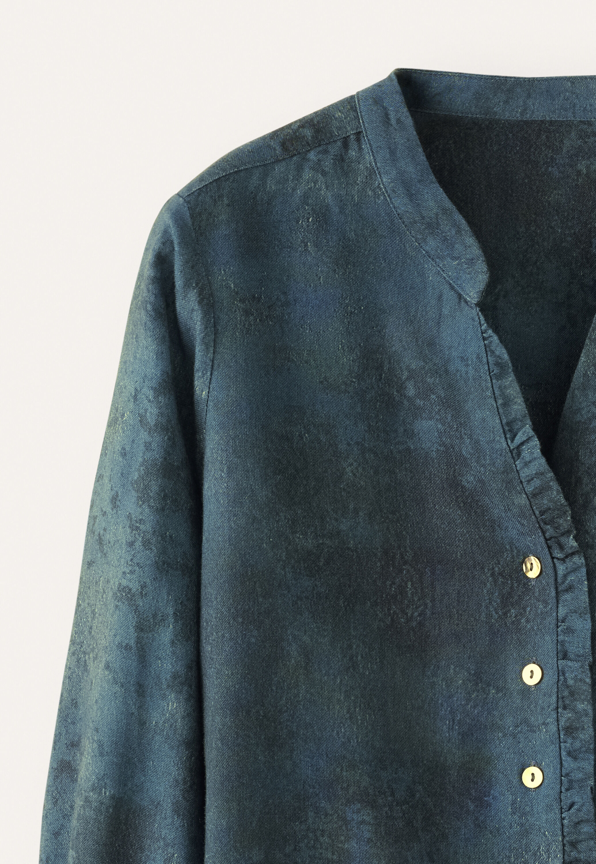 Bluse mit R&uuml;schendetail, Ozeanblau, large
