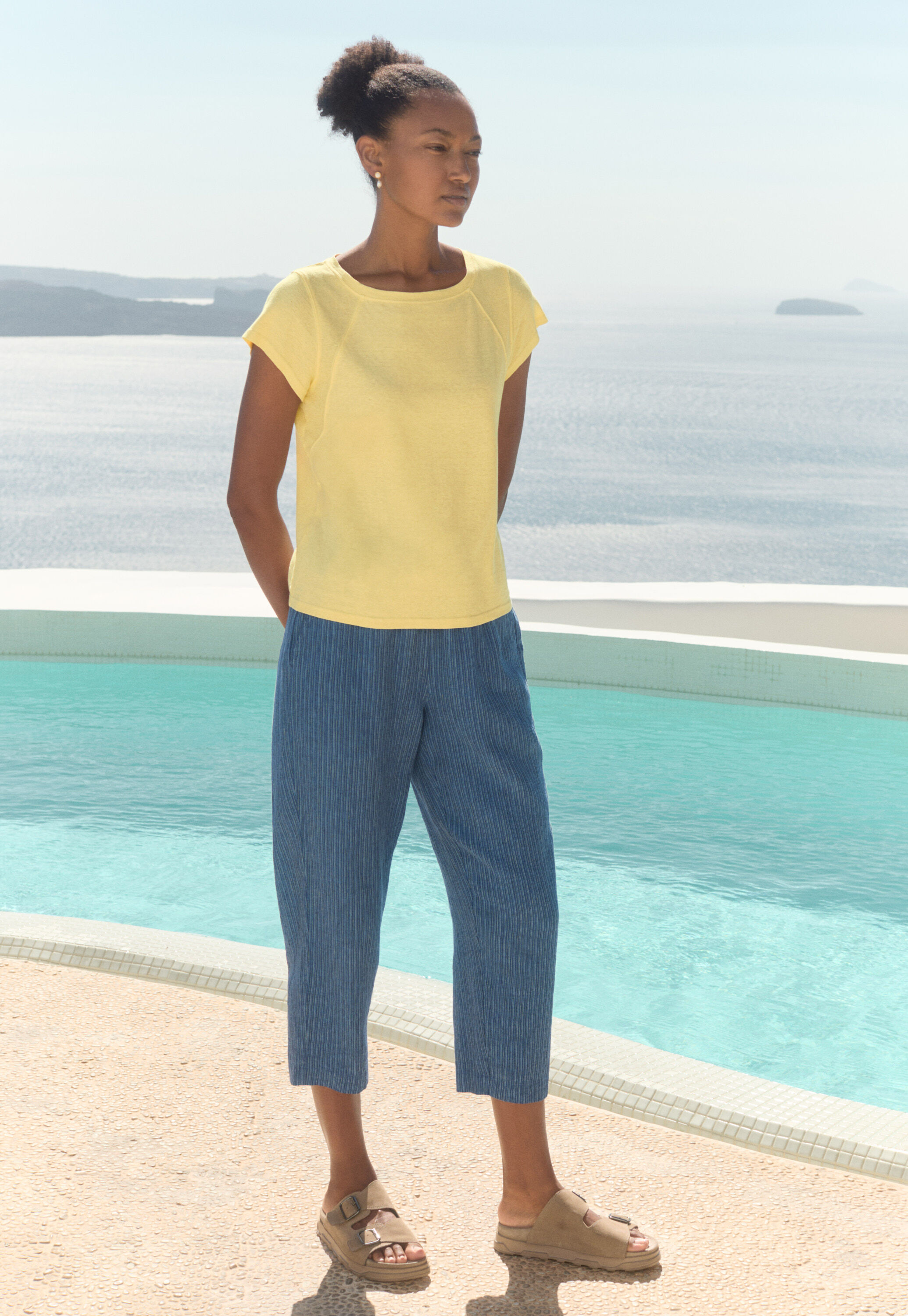 Bluse mit eingewebtem Kreuzmuster