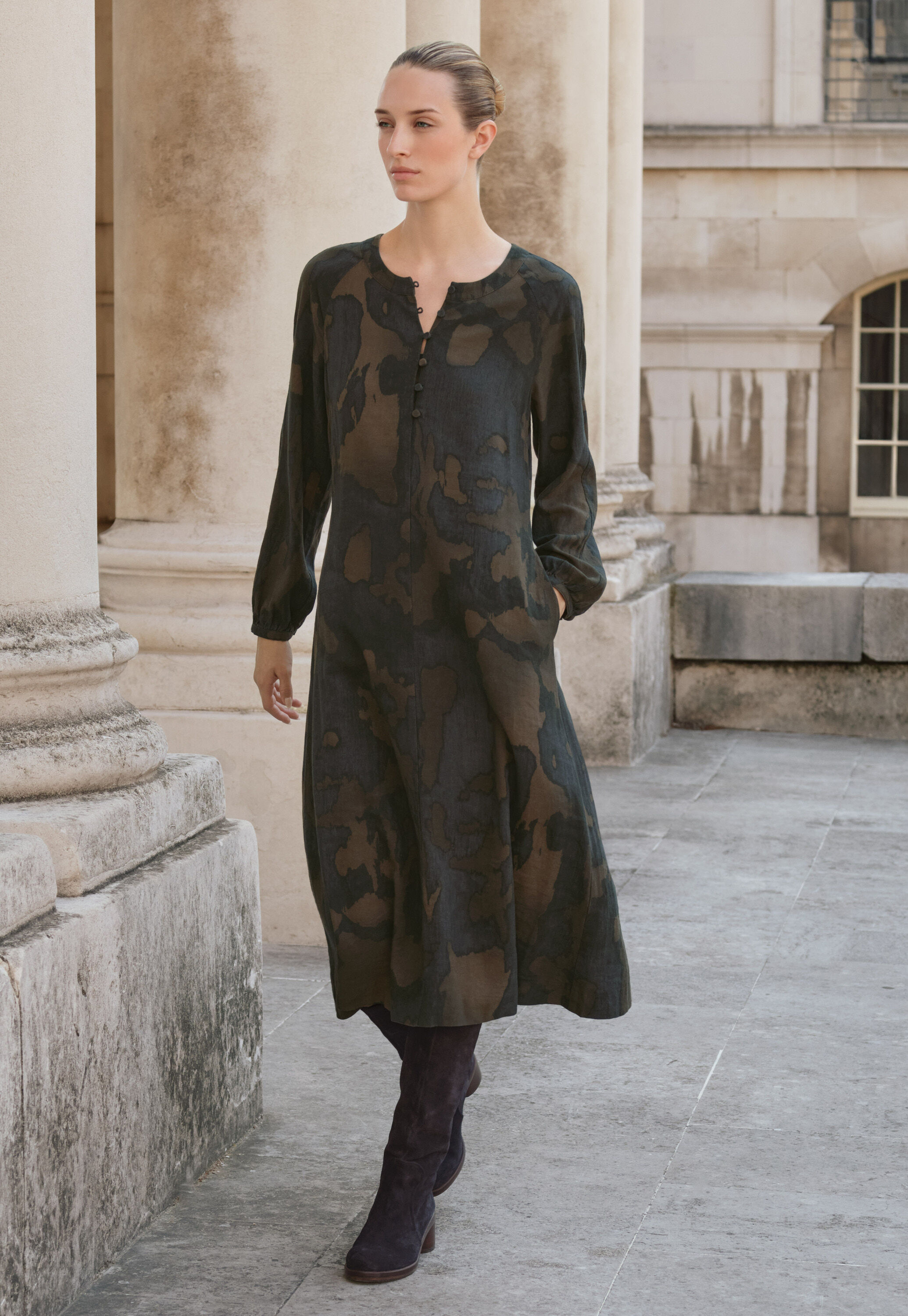 Bedrucktes Kleid mit Rundhalsausschnitt