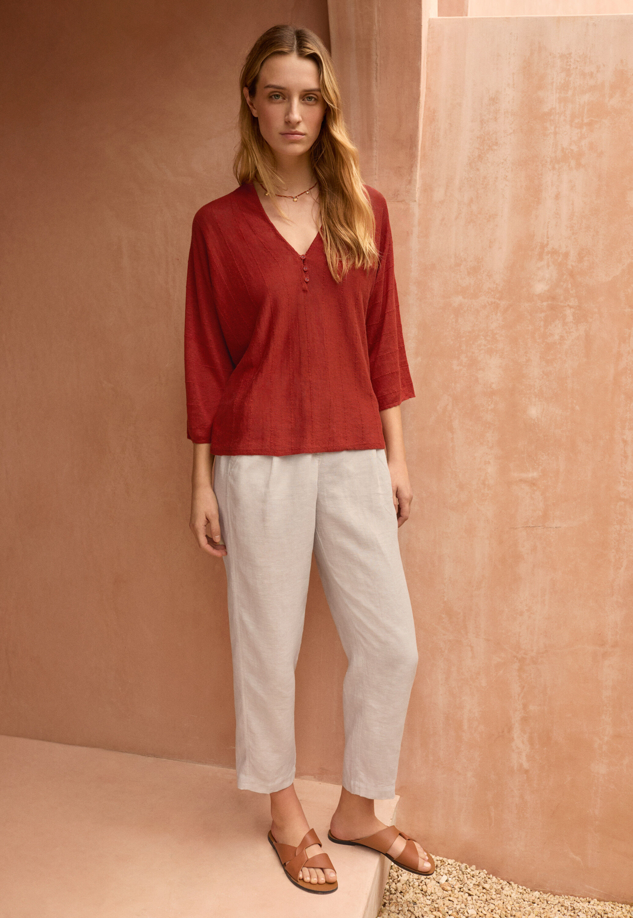 Bluse mit eingewebtem Kreuzmuster