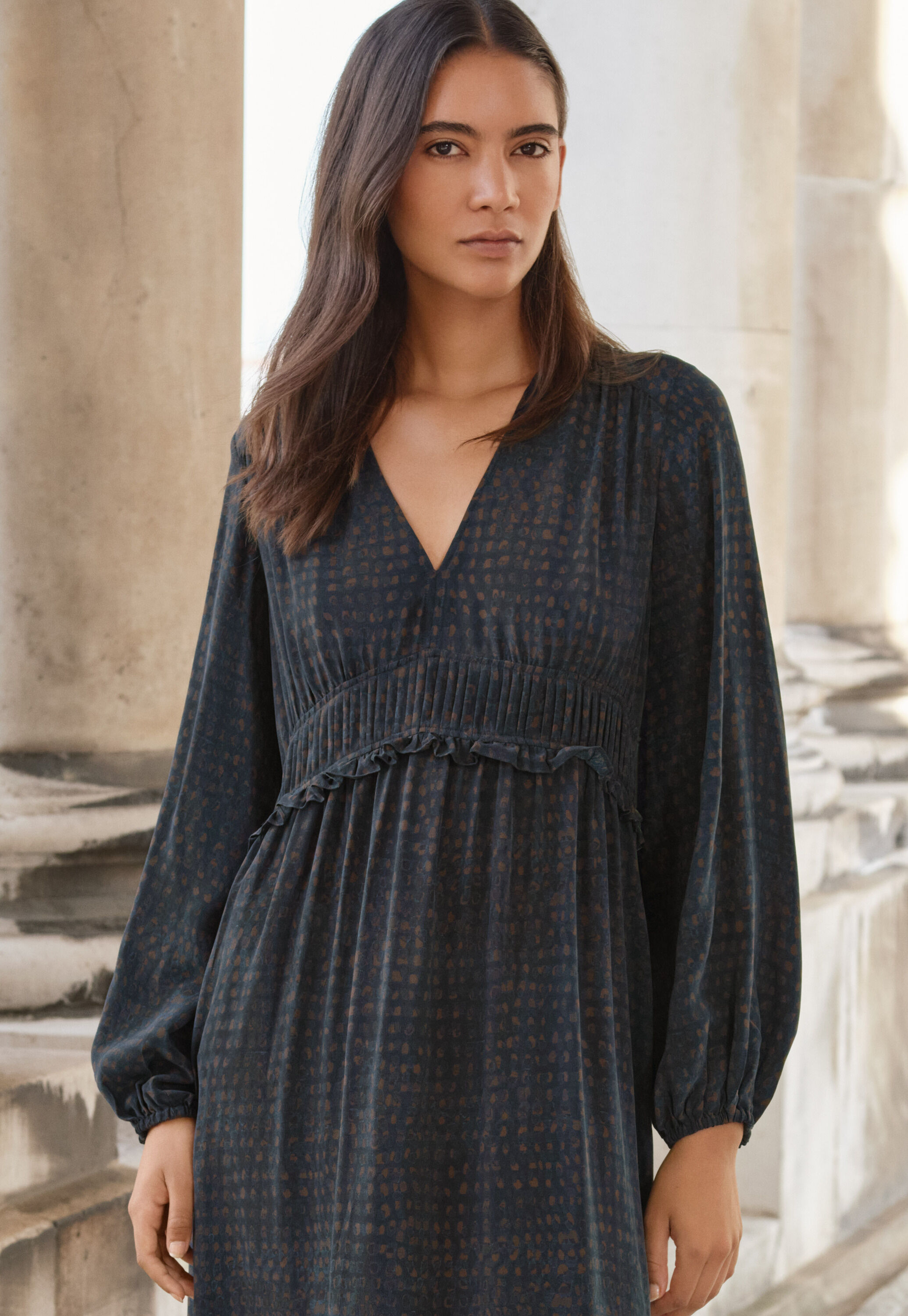 Kleid mit Faltendetail