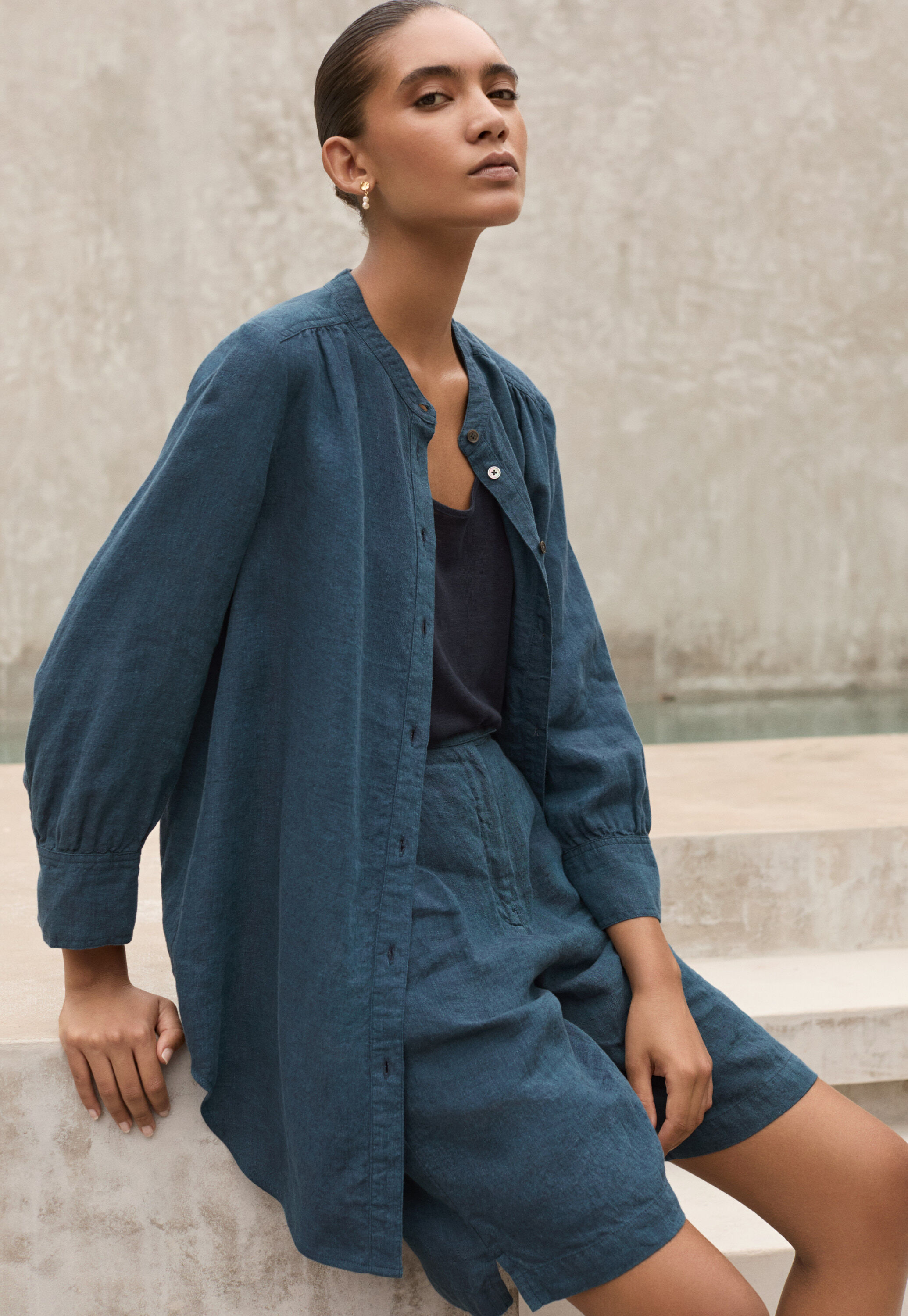 Bluse mit eingewebtem Kreuzmuster